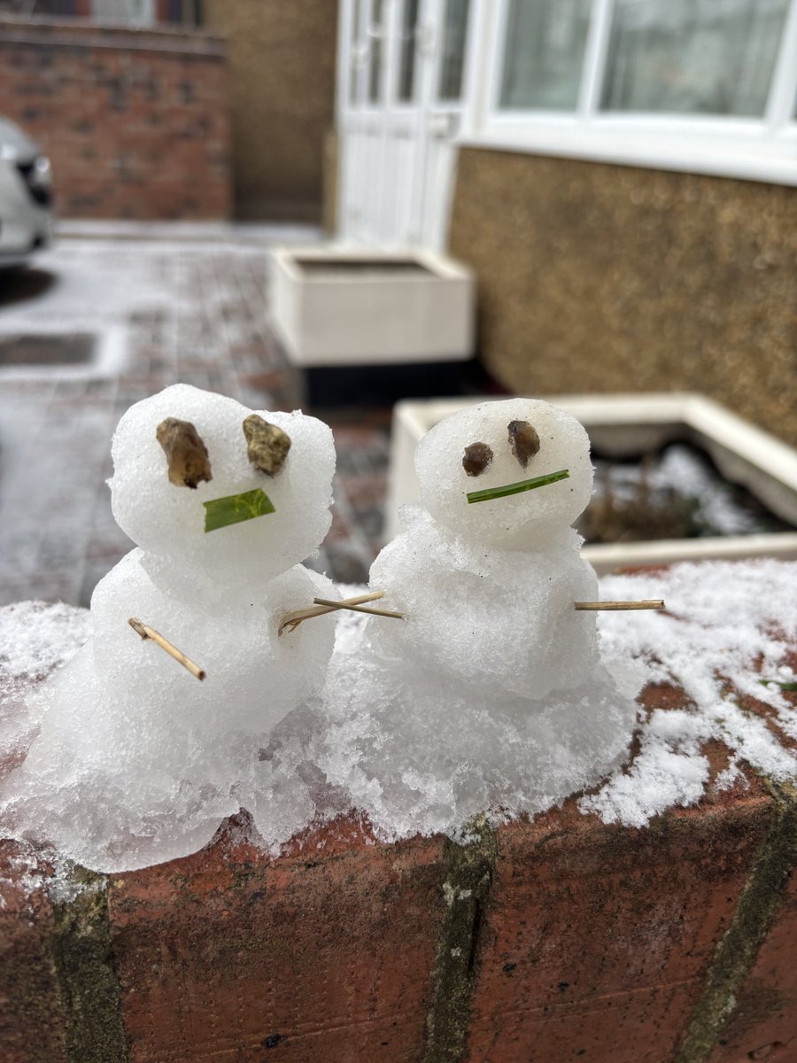 foolsdnp's tweet image. i made a little guy but he looked lonely so i made him a boyfriend to hold hands with and now they’re dan and phil