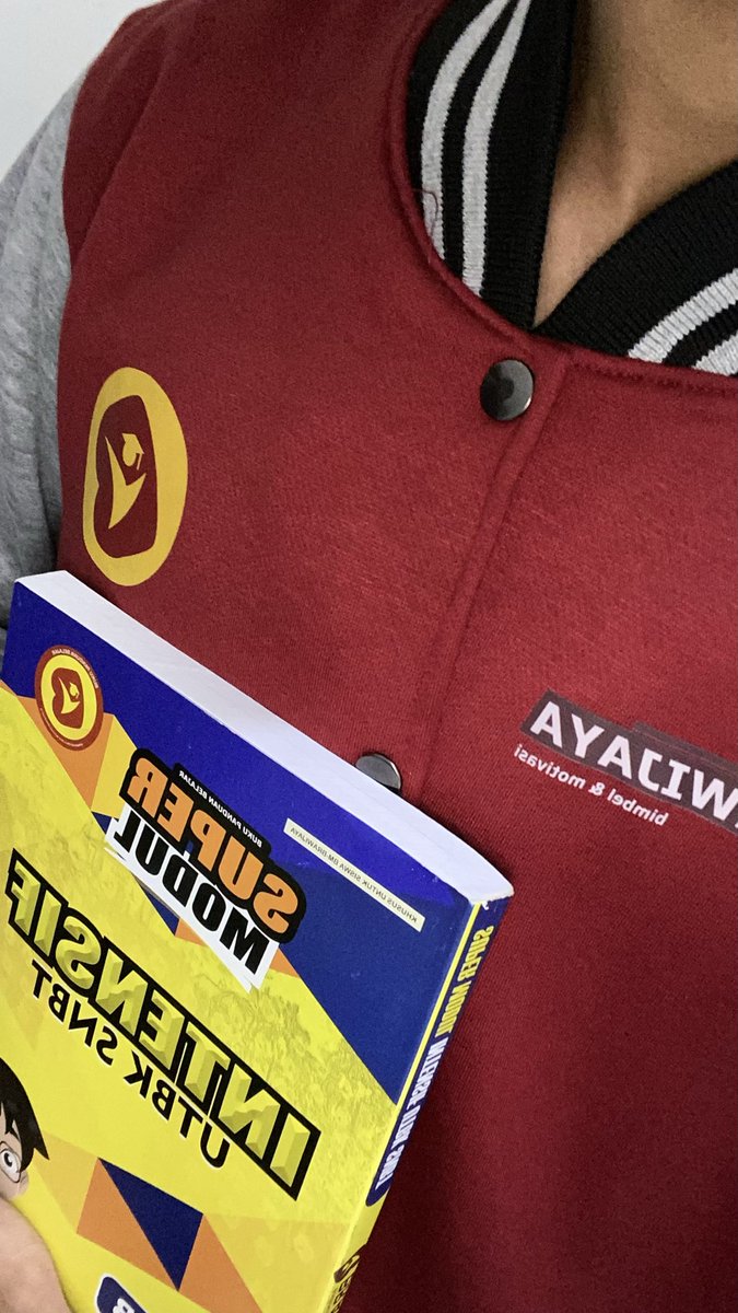 Choopprr's tweet image. hari ini aku belajar TLI  di bimbel, ternyata aku baru sadar kalau kemampuan literasi bahasa indonesiaku masih tergolong tertinggal dibanding temen" ku di bimbel, apalagi kalo se indonesia😭 pls kalian yang tau tips atau saran saran buat belajar TLI tolong aku dong😭😭