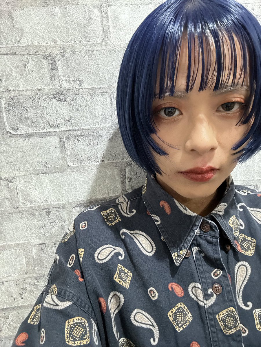 Milagust_D's tweet photo. あけましておめでとうございました。
2026年も超絶よろしくお願いいたします。
めっちゃ久しぶりにブリーチしてミニボブにしました https://t.co/vzGl80eUFS