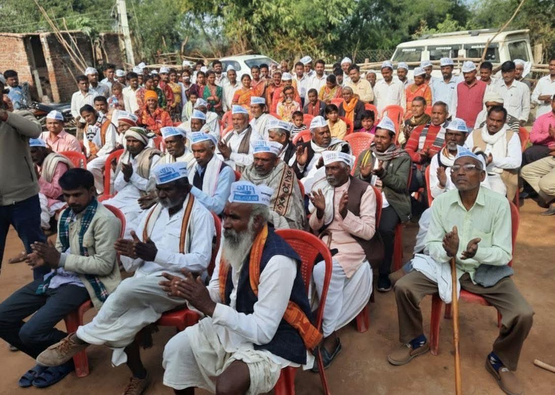 JSTomarAAP's tweet photo. आम आदमी पार्टी द्वारा जारी मध्य प्रदेश जोड़ो अभियान के तहत वरिष्ठ नेता कर्नल उमेश वर्मा द्वारा मुरैना जिले की जोरा विधानसभा क्षेत्र के सरदारपुर नरहेला में की गई जनसभा। 
गत दिनों शुरू हुए मध्य प्रदेश जोड़ो अभियान के तहत आयोजित सभाओं की श्रृंखला में ये थी प्रदेश में 194वीं जनसभा। @ArvindKejriwal 
@msisodia @SanjayAzadSln @SandeepPathak04