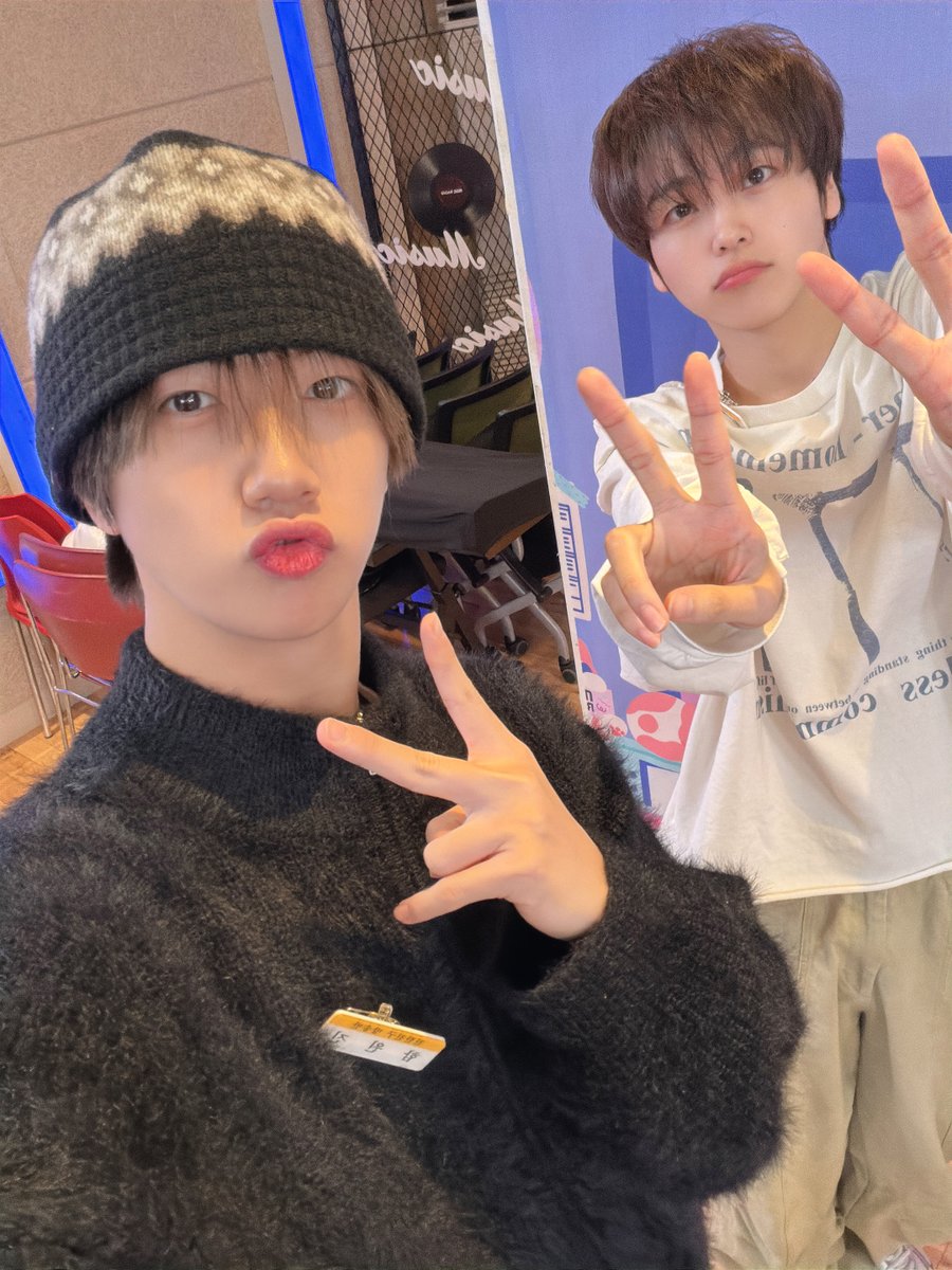 [📸] 260106
MBC FM4U #친한친구방송반
⠀
#CRAVITY #크래비티
#원진 #형준
#DaretoCrave_Epilogue
#LemonadeFever