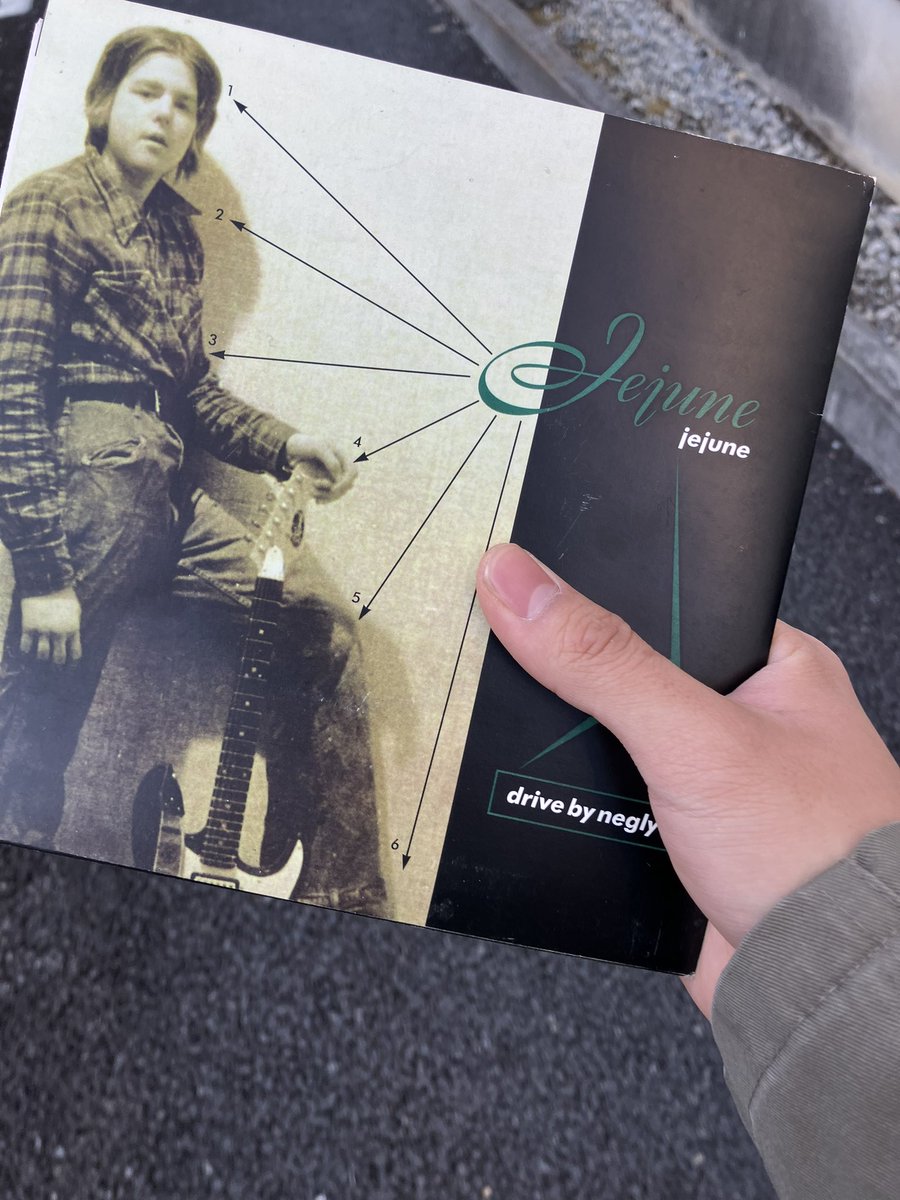 sunold_things's tweet image. なんかかっこいい曲だったから買った
英語が分からなくてもかっこいいって思えるって面白いですよね‼️😆
ジャケットのビザールギターはダイヤモンド❓🤔

#バンド #ビザールギター #洋楽