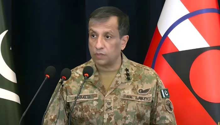 SAMAATV's tweet image. ISPR DG Lieutenant General Ahmed Sharif Chaudhry has started the press briefing on Pakistan’s current security situation. 

Watch live here: youtube.com/watch?v=ndhFy-…

#SamaaTV #ISPR #PakistanSecurity