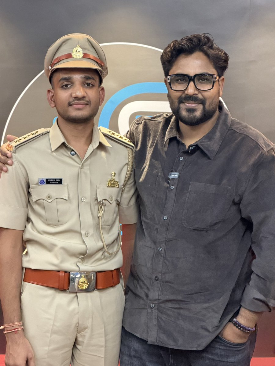 GaganPratapMath's tweet image. "सिर्फ़ 19 साल की उम्र में मेरा छोटा भाई अंशु ने CGL 2024 से GST Inspector 👮‍♀️बनकर वो कर दिखाया, जो सोचने में भी नामुमकिन सा लगता है 🙂✨

मेहनत और लगन अगर सच्ची हो — तो उम्र नहीं, इरादे बोलते हैं! 💪🇮🇳❤️