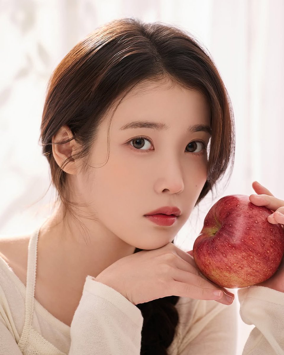 iuedelweiss's tweet image. 클라렌 인스타그램 #아이유
Clalen Instagram Post #IU