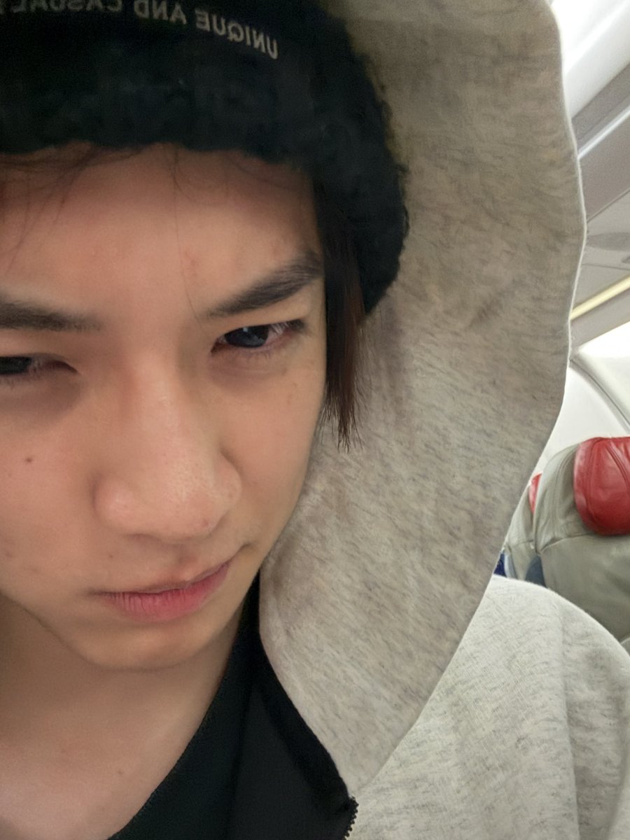 aschtolv's tweet photo. i just realised i have a collection of his silly selcas https://t.co/Vwc52bahd8