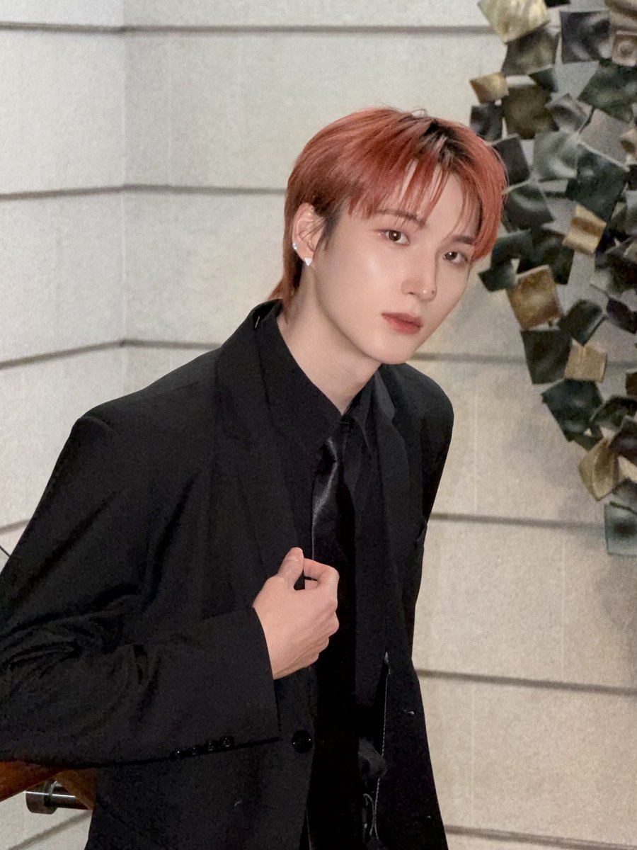 [#범수] 

쏘블리 덕분에 2026년 시작이 좋네! 덕분에 상 받았어! 고마워 사랑해🫂💜

#XODIAC #소디엑 #BEOMSOO #범수