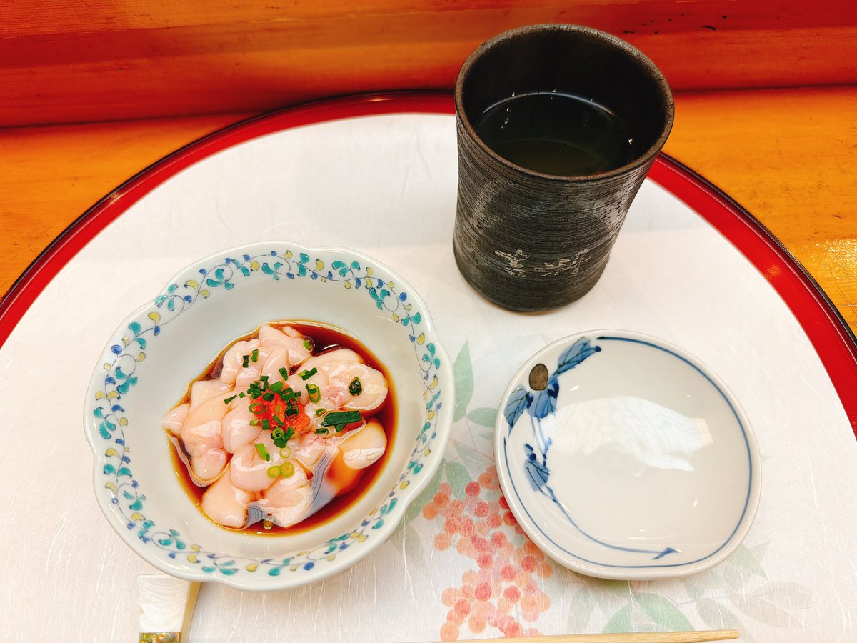 FinNekomoco's tweet image. 寒いので暖かいお茶😌