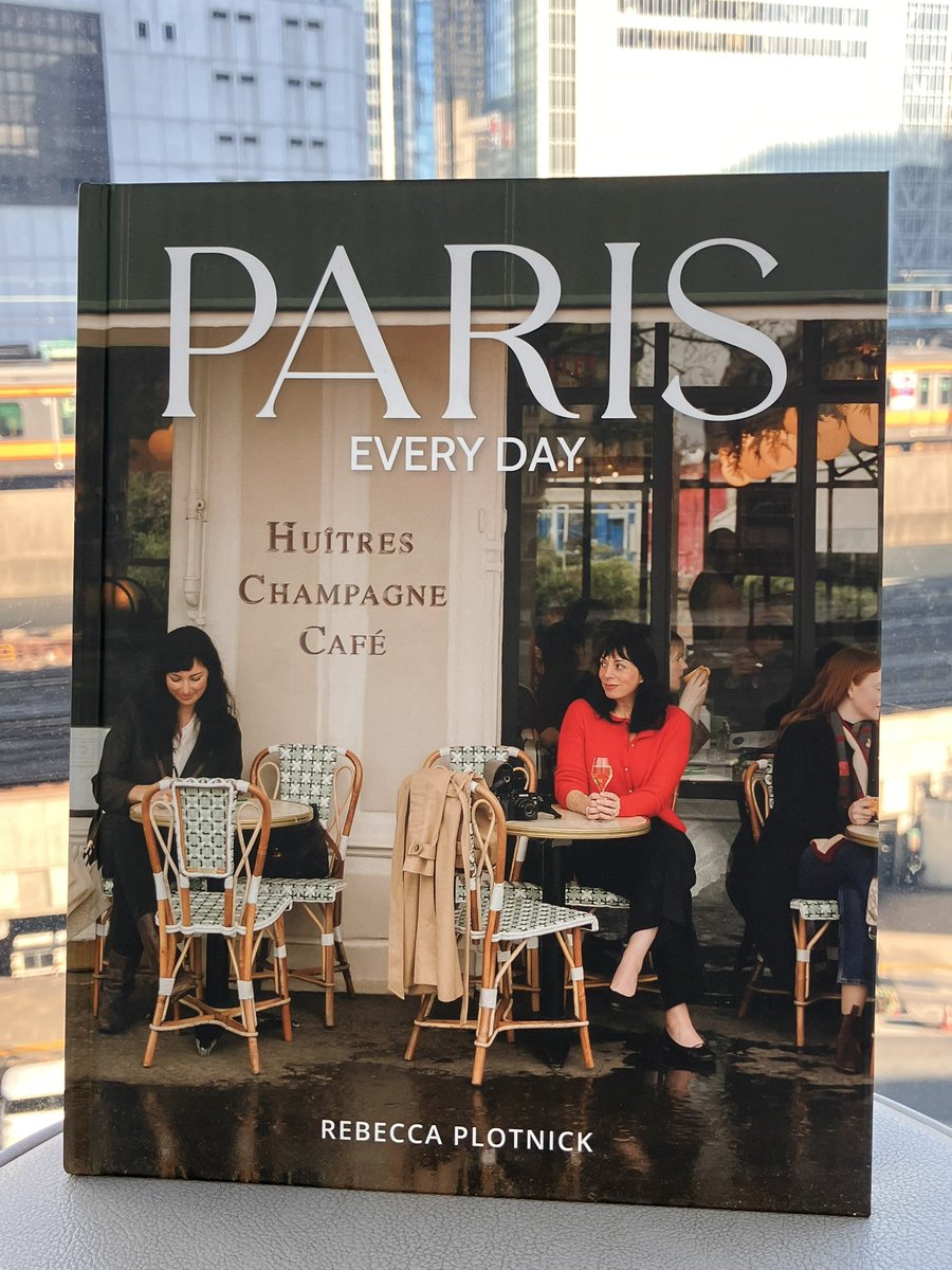 4階洋書】 パリの魅力を発信するWebサイト“Paris Every Day”を運営する