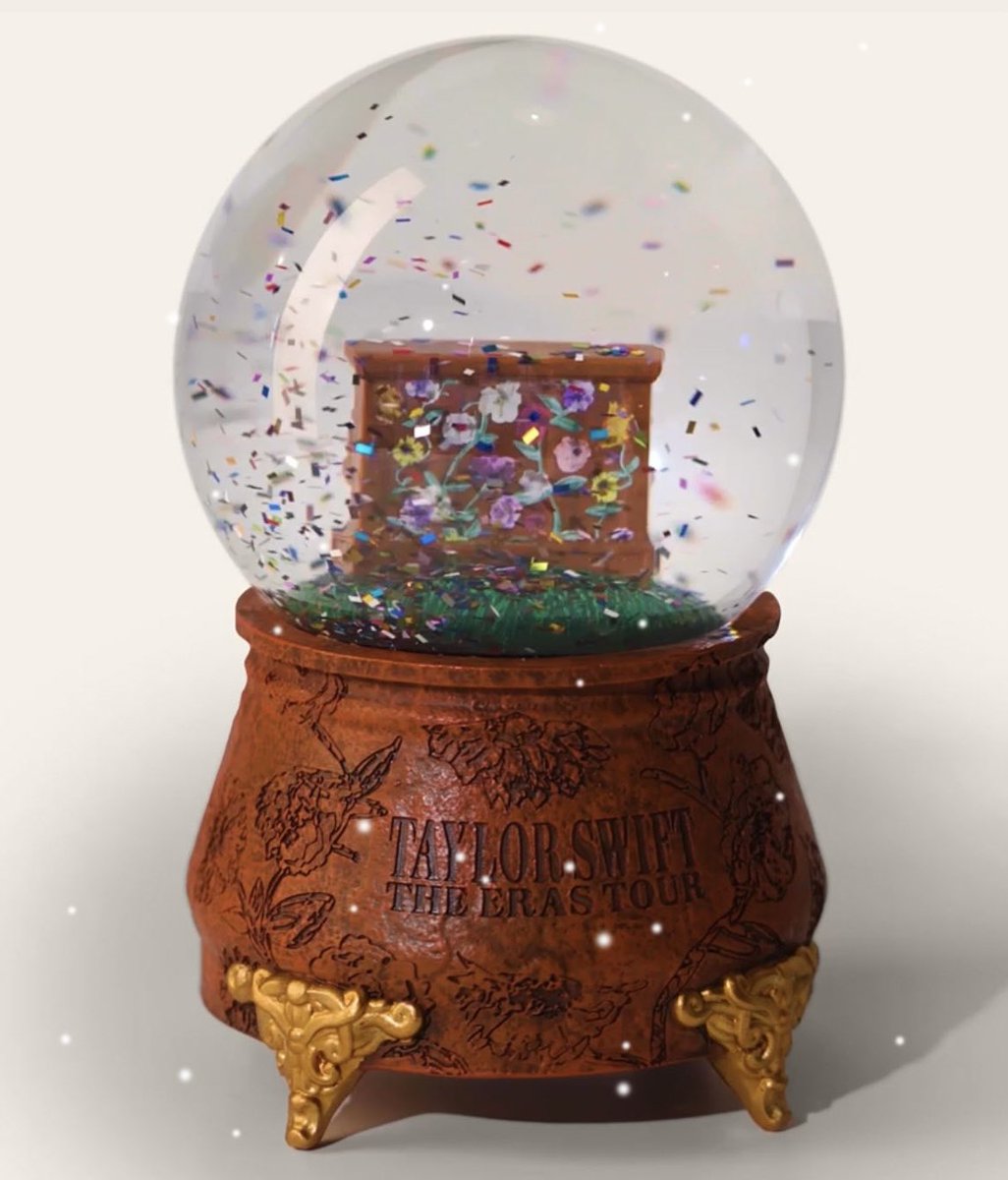 スノーグローブ2つあるのですが、どなたか欲しい方いらっしゃいませんか？🥹