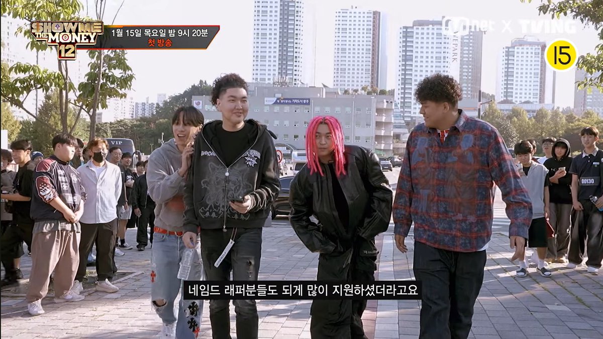 dontcallmebloo's tweet image. wkwkwk dianterin bapak😭😭