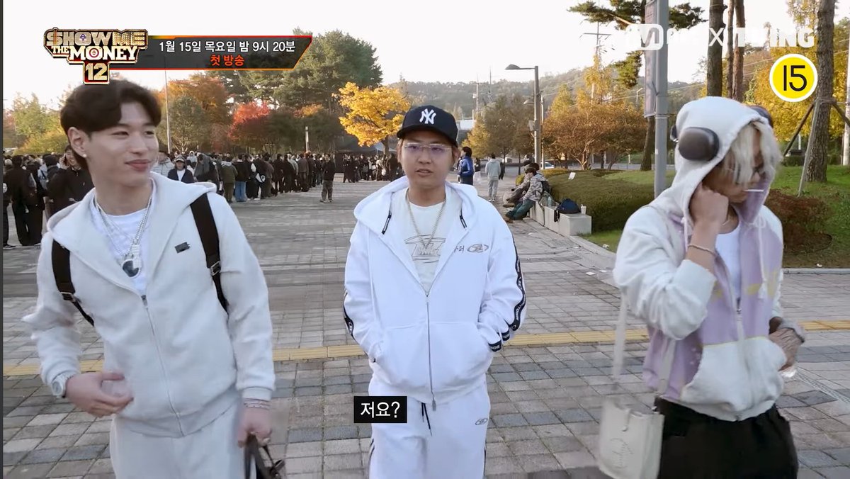 dontcallmebloo's tweet image. wkwkwk dianterin bapak😭😭