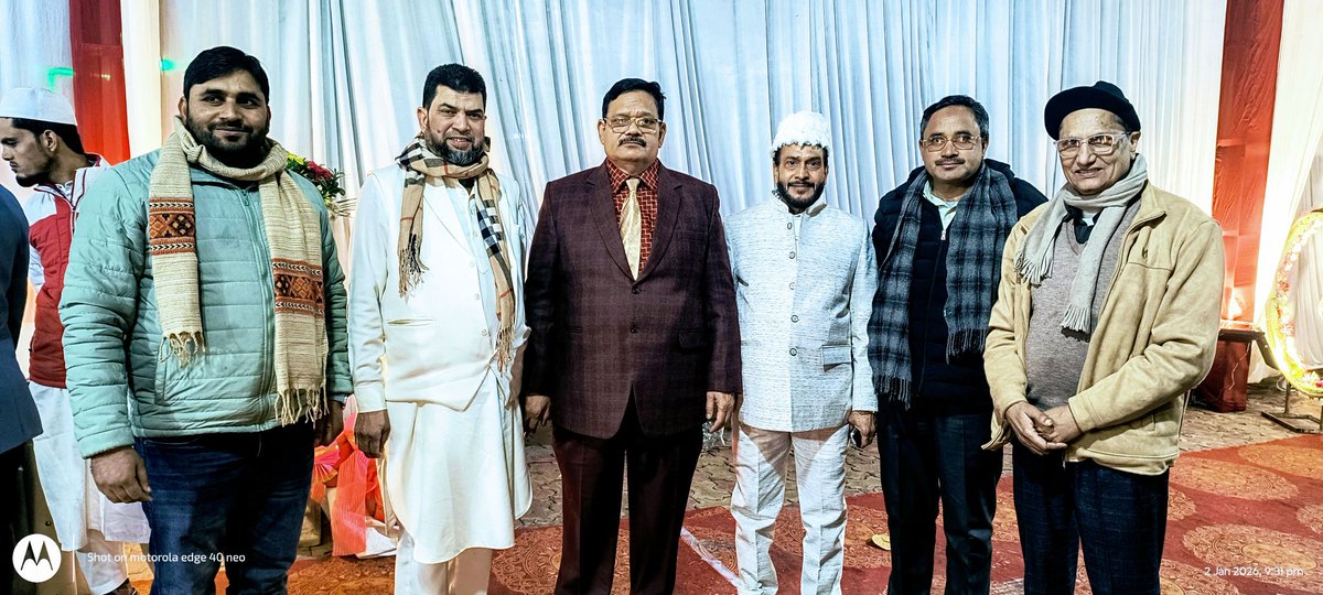 ShareefAkhtar_'s tweet photo. आज हापुड़ में वली मोहम्मद सैफी के यहां शादी समारोह के दौरान -मिलते सेफिया कमेटी के सदर,जनाब हाजी इस्लामुद्दीन सैफ़ी साहब, जनाव नफीस बेगाना हसनपुरी जी,वरिष्ठ समाजसेवी हाजी लियाक़त सैफ़ी साहब,वसीम सैफ़ी YESF,फुरकान अहमद सैफ़ी साहब,
एडवोकेट नुसरत सैफ़ी साहब
शरीफ अख्तर सैफ़ी । https://t.co/nEGOycQ80D