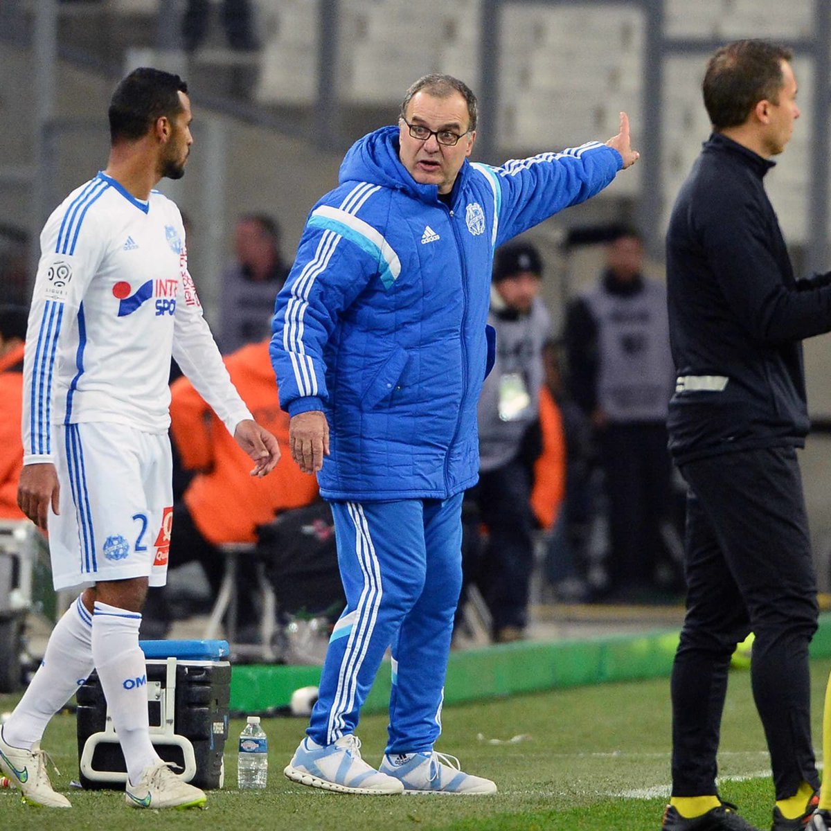 Footballdayy10's tweet image. #Décla 🎙️: Les révélations d'Alaixys Romao sur le passage de Marcelo Bielsa à l'OM :

"Regardez le niveau atteint par Giannelli Imbula, Florian Thauvin, Mario Lemina, et tous les jeunes passés avec lui. 𝗜𝗹 𝗮𝘃𝗮𝗶𝘁 𝘂𝗻 𝗼𝗿𝗱𝗶𝗻𝗮𝘁𝗲𝘂𝗿 𝗲𝗻𝘁𝗶𝗲̀𝗿𝗲𝗺𝗲𝗻𝘁…