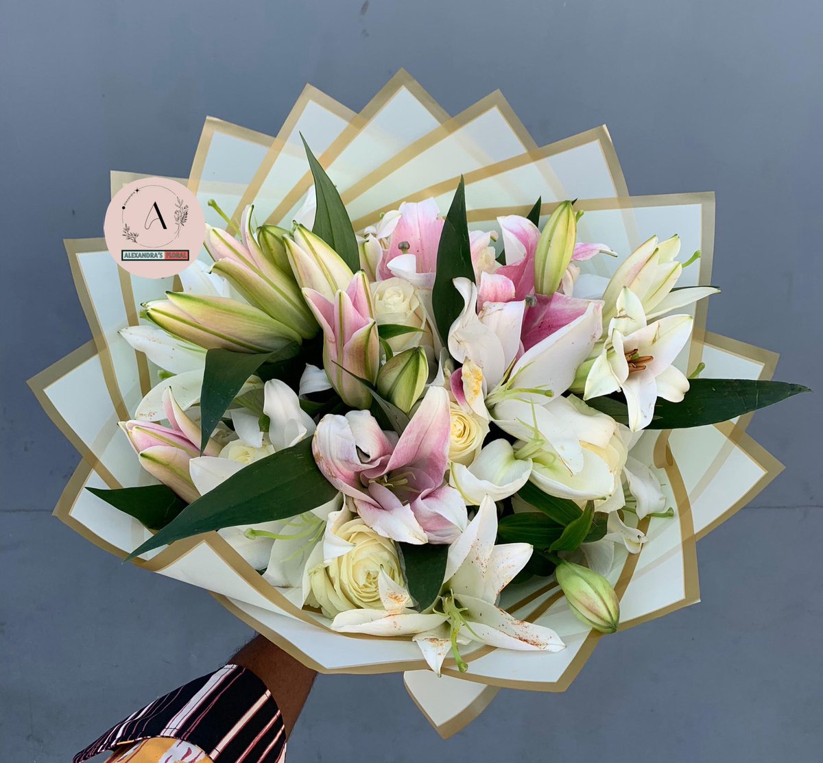 This is a great gift to say congratulations

#flowersinlagos
#flowersinabuja
#alexandrasfloral🌸