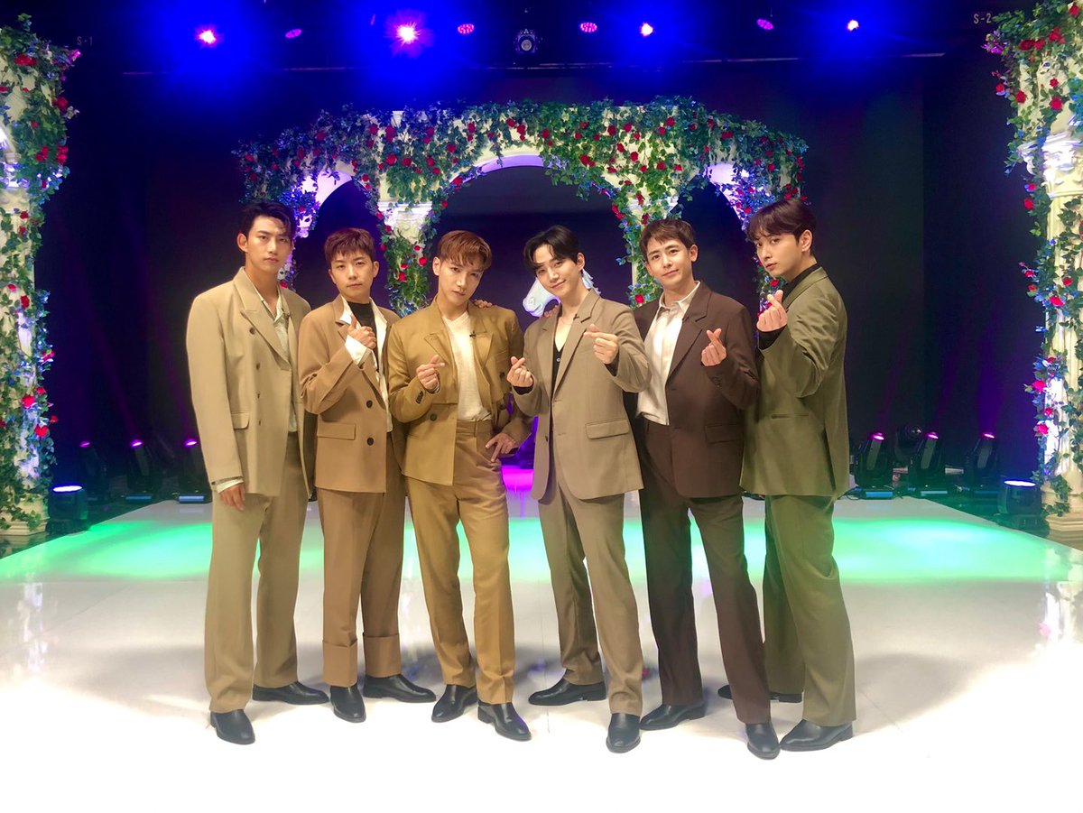 やっと日本コンサートの記事が出た
けど上半期なら早めに日程の発表を
お願いしたい!!!!🙏❤️‍🔥
有明規模じゃ入り切らないのは学習
してるよね……🥺

とにかく6人に絶対会いたい!!!!🖤

#2PM #투피엠 #준케이 #닉쿤 
#택연 #우영 #이준호 #찬성