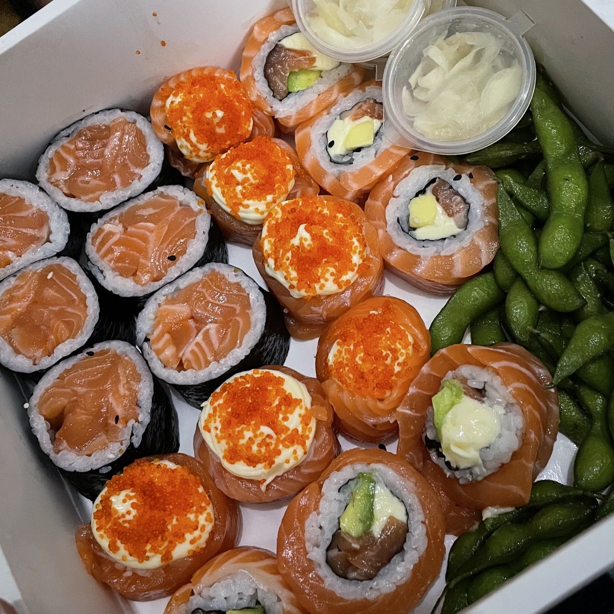 hxechaniac's tweet image. sushi pertama di tahun 2026