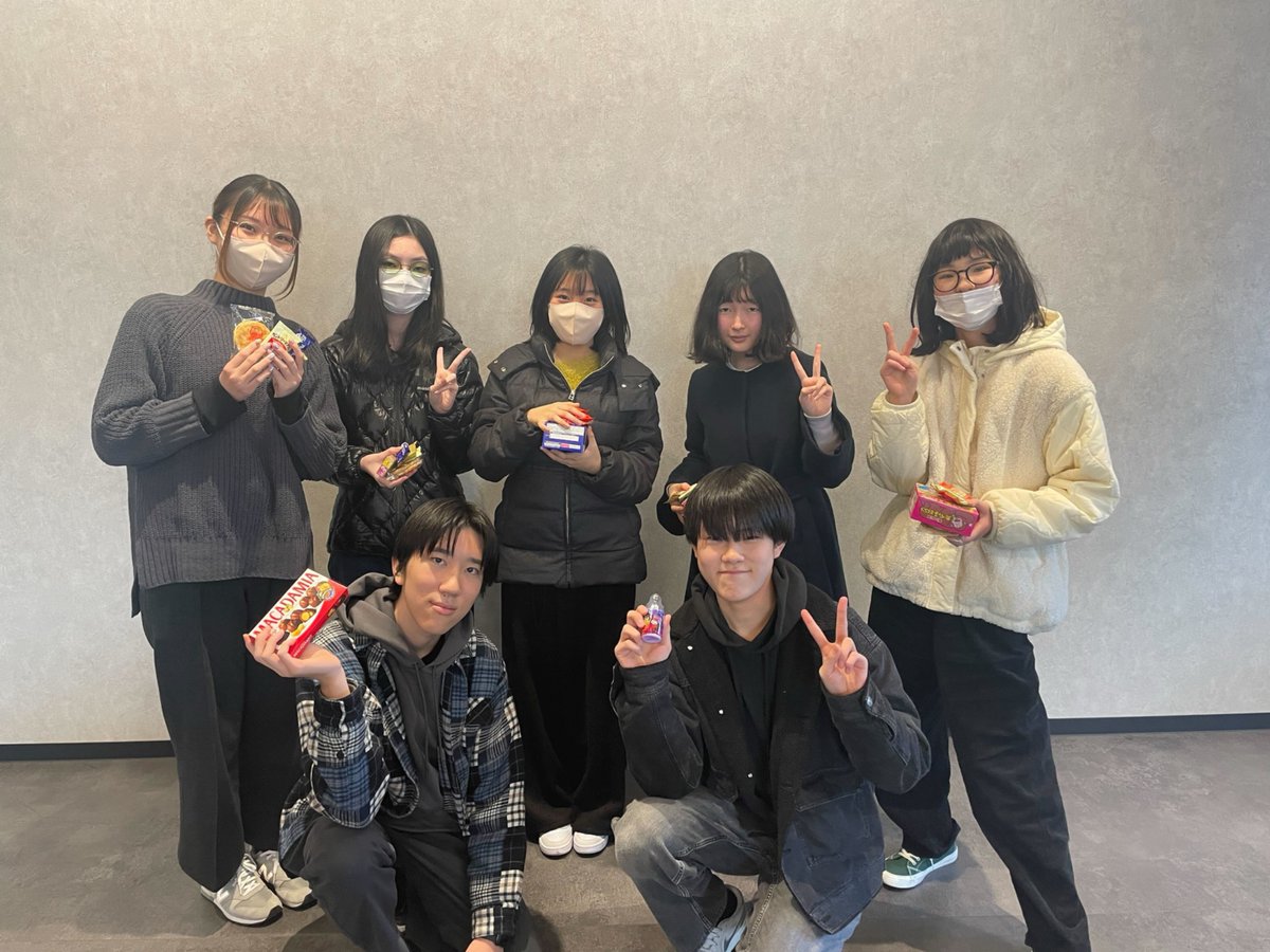 【学校行事】
本日は、各教室をzoomでつなぎ、冬休み明け全校集会を実施しました🎍
キャンパス長挨拶、1月から着任する教員の紹介に始まり、以前行った英単語コンクールの成績優秀者の表彰を行いました🏅✨