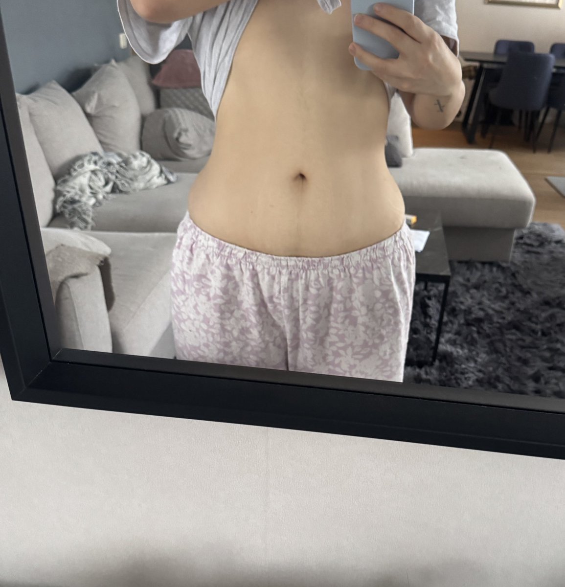 melankittie's tweet image. new lw this morning 🥳🥳🥳🥳🥳 here’s an older comparison pic from when i was ~17kgs heavier