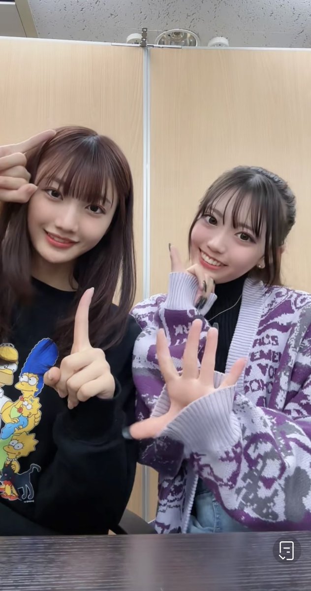cuu_idol's tweet photo. TikTok配信🎥
ずーっとにこにこ楽しそうにお話してた、れいちゃん、あかりちゃんコンビ💛🤍
可愛くて楽しい配信だったー！！

 #LinQ #LinQ15周年
 #黒田れい ちゃん
 #華山あかり ちゃん https://t.co/gRcd3SnrAS