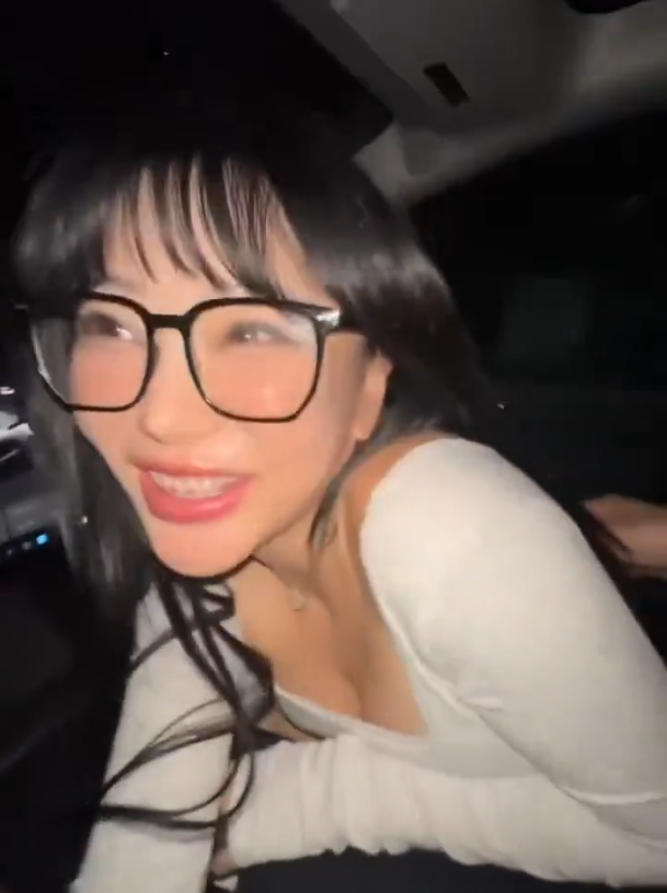 TkJwg0lB44bWsq's tweet image. video.twiimg.buzz/amplify_video/…