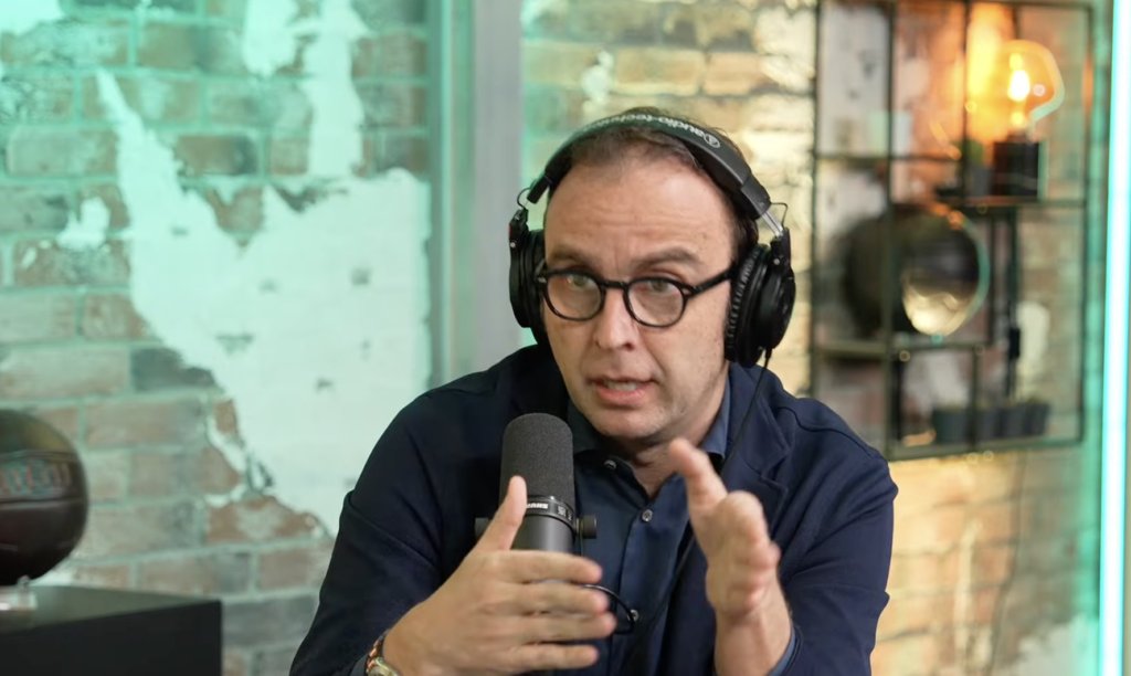 marifcinter's tweet image. Trevisani: "Anche Siani è un upgrade rispetto a Luis Henrique. L'Inter finge di trovare una riserva per mettere un titolare, tipo la mossa Kansas City. 7 a Luis Henrique? Sì, forse all'allenatore del Psg. Non fa niente, corre con la palla, la passa a un metro. C'è un problema che…