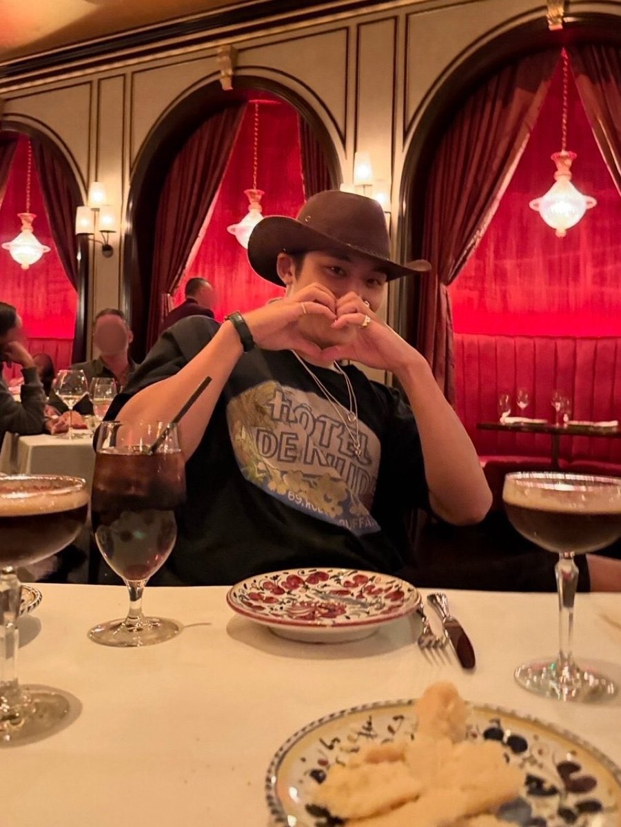 ___gees's tweet image. ?