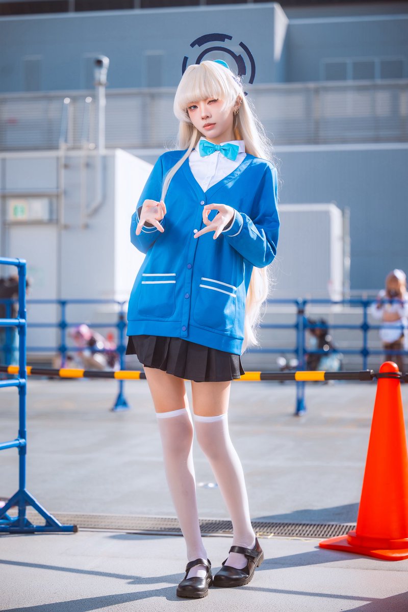 四巫日モミ tweet media