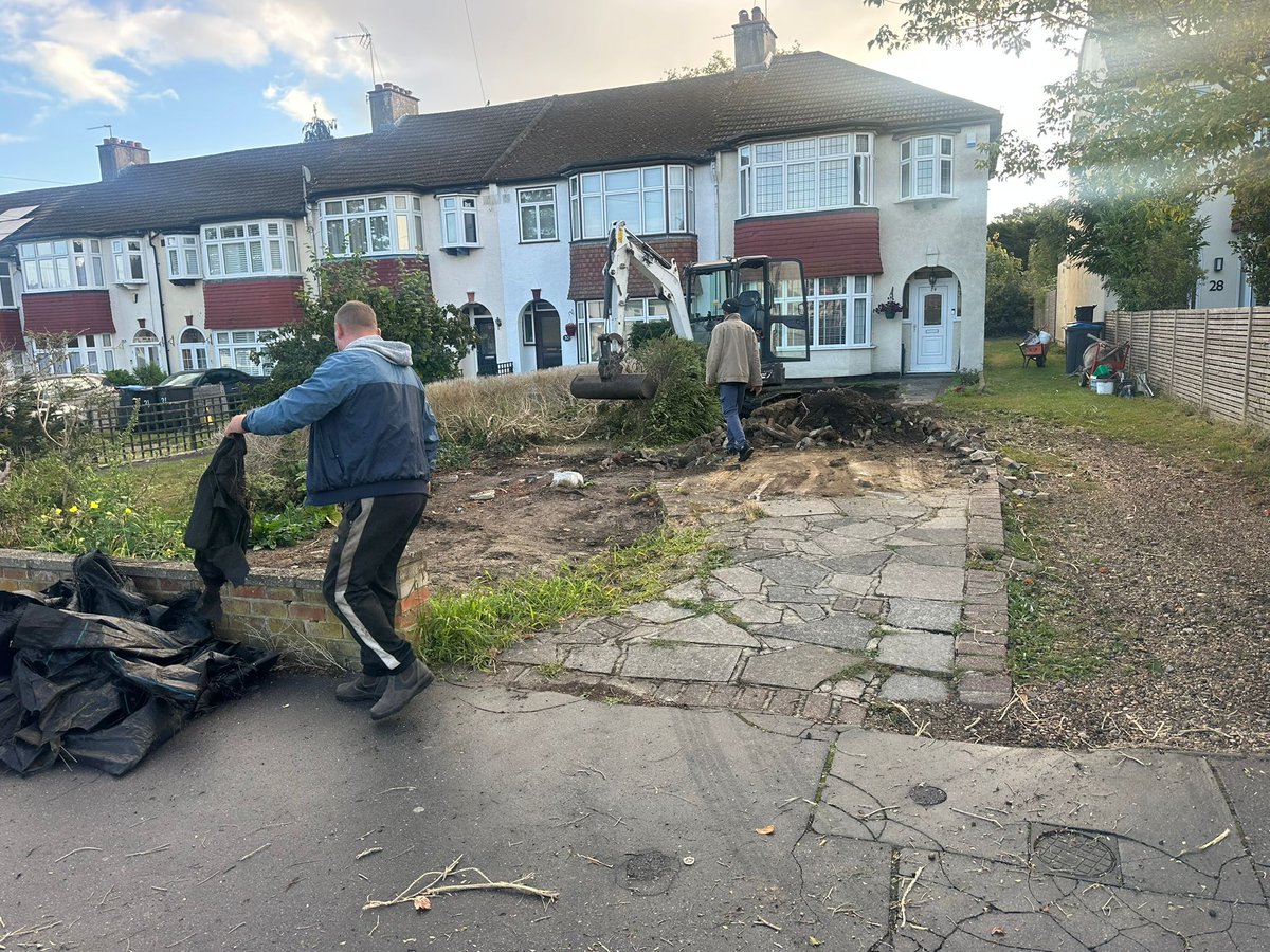 Crown Paving tweet media