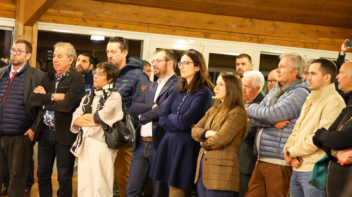 Manon_Bouquin's tweet image. Le marathon des vœux 2026 s’ouvre avec les chasseurs de l’Hérault !

Piliers de la biodiversité et de nos traditions locales, ils jouent un rôle essentiel dans l’équilibre rural.

Merci au Président Max Alliès pour son invitation.