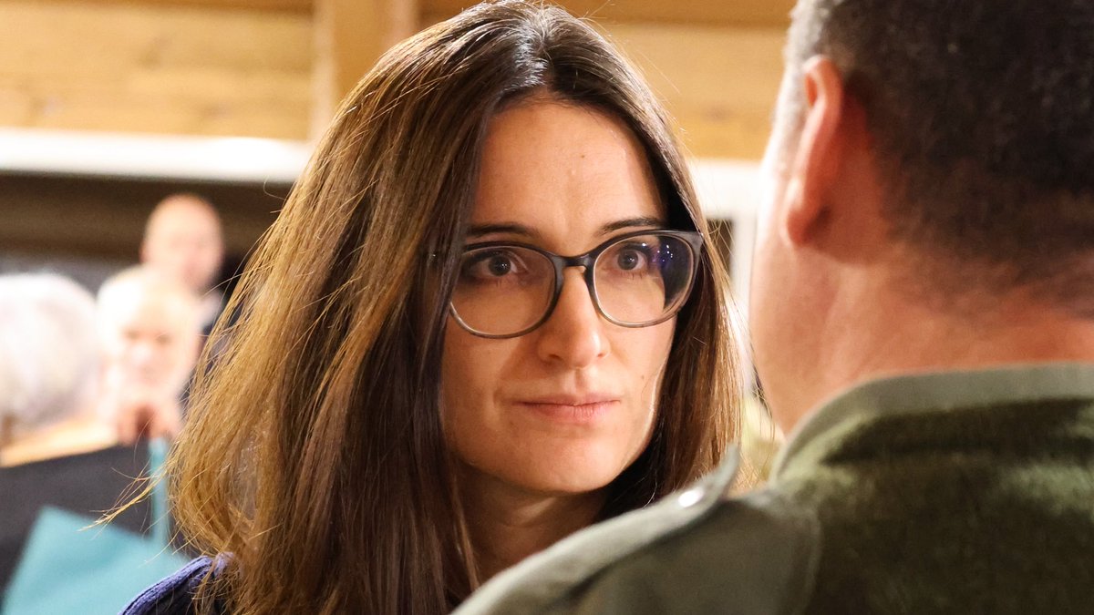 Manon_Bouquin's tweet image. Le marathon des vœux 2026 s’ouvre avec les chasseurs de l’Hérault !

Piliers de la biodiversité et de nos traditions locales, ils jouent un rôle essentiel dans l’équilibre rural.

Merci au Président Max Alliès pour son invitation.