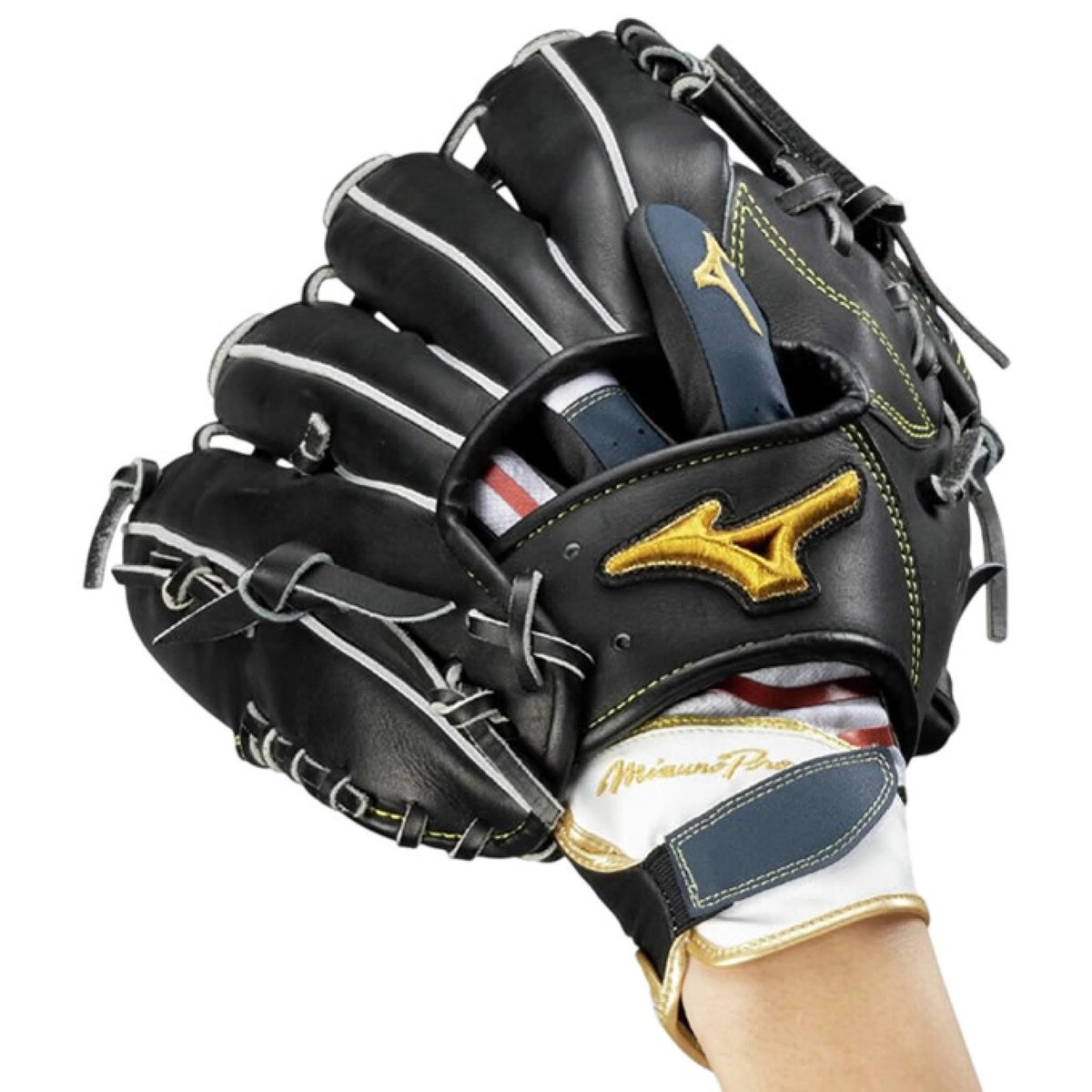 89_grandslam's tweet photo. Mizuno ミズノ
守備用手袋 右投用(左手用)
 "勝色コレクション"
1EJED09801
⁡
その一瞬にかける！グラブと一体となって球際を制する！指マチシームレス設計のミズノプロ守備用手袋。26年勝色コレクション。⁡

#Mizuno #ミズノ
#MizunoPro #ミズノプロ
#勝色コレクション
@MIZUNOPRO_JP https://t.co/dMxXIRqPhM