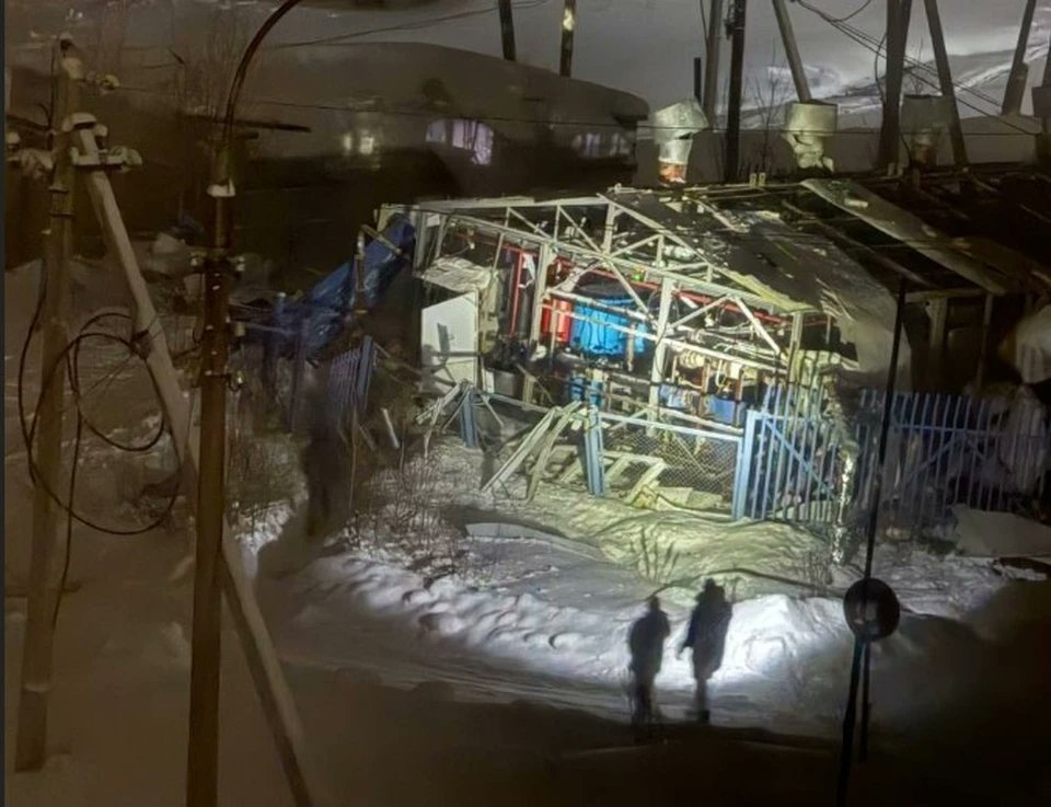 пос. Тёплая Гора. Пермский край.
#бавовна
Таинственно взорвалась, полностью обрушилась и сгорела к херам газовая котельная.🤷‍♂️
Ударной Волной🌊 девушку-оператора выбросило в сугроб.😱
Весь посёлок без тепла.😑