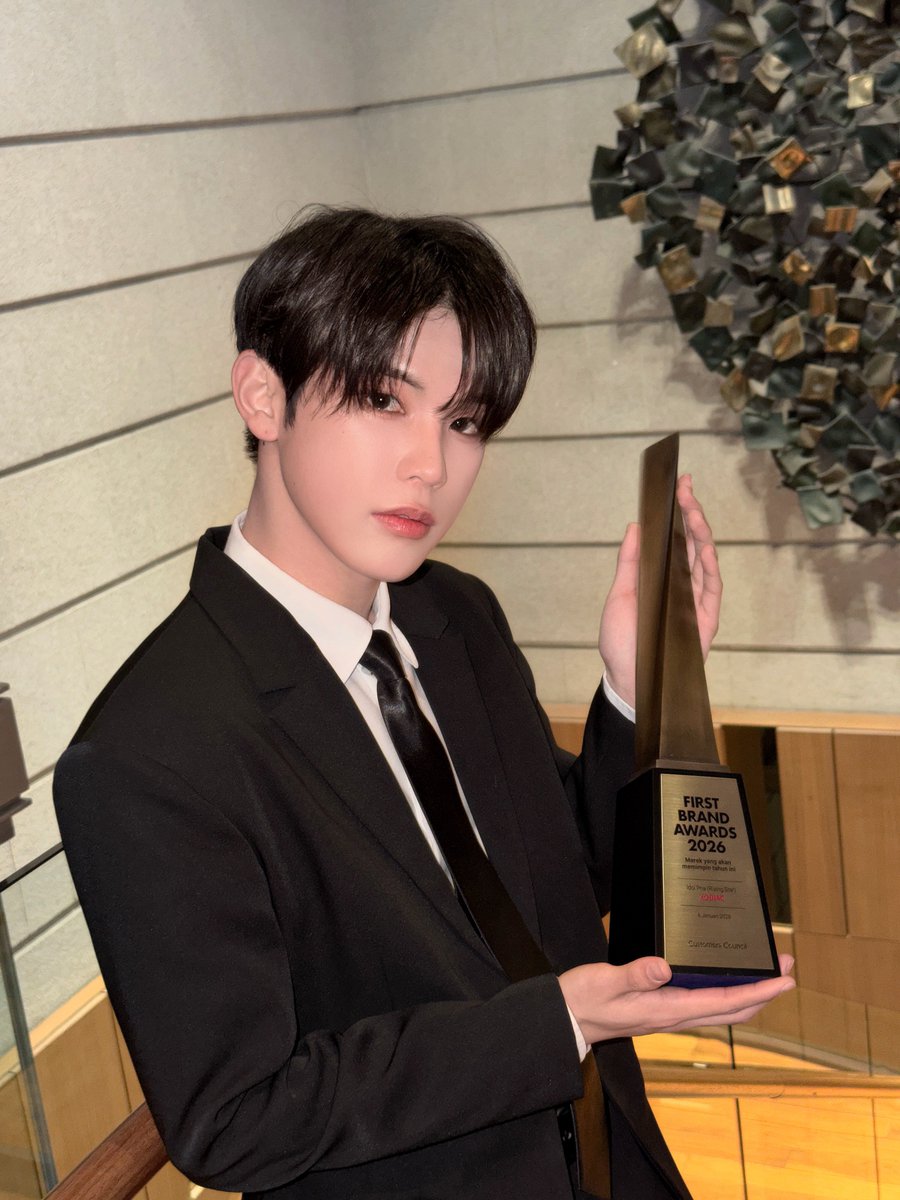 XODIAC_MEMBERS's tweet image. [#규민🐶] 

2026 첫 상!!🥳 쏘블리 덕분이에요 사랑해🩵

#XODIAC #소디엑 #GYUMIN #규민 #똑똑똑_귬이등장