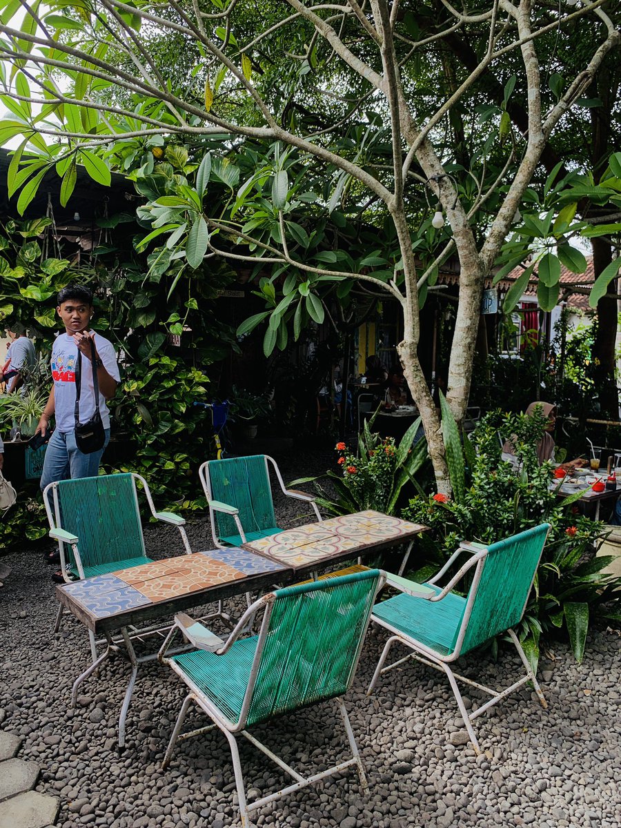 senathriya's tweet image. Nemu pempek enak dan murah (tapi jauh)😂