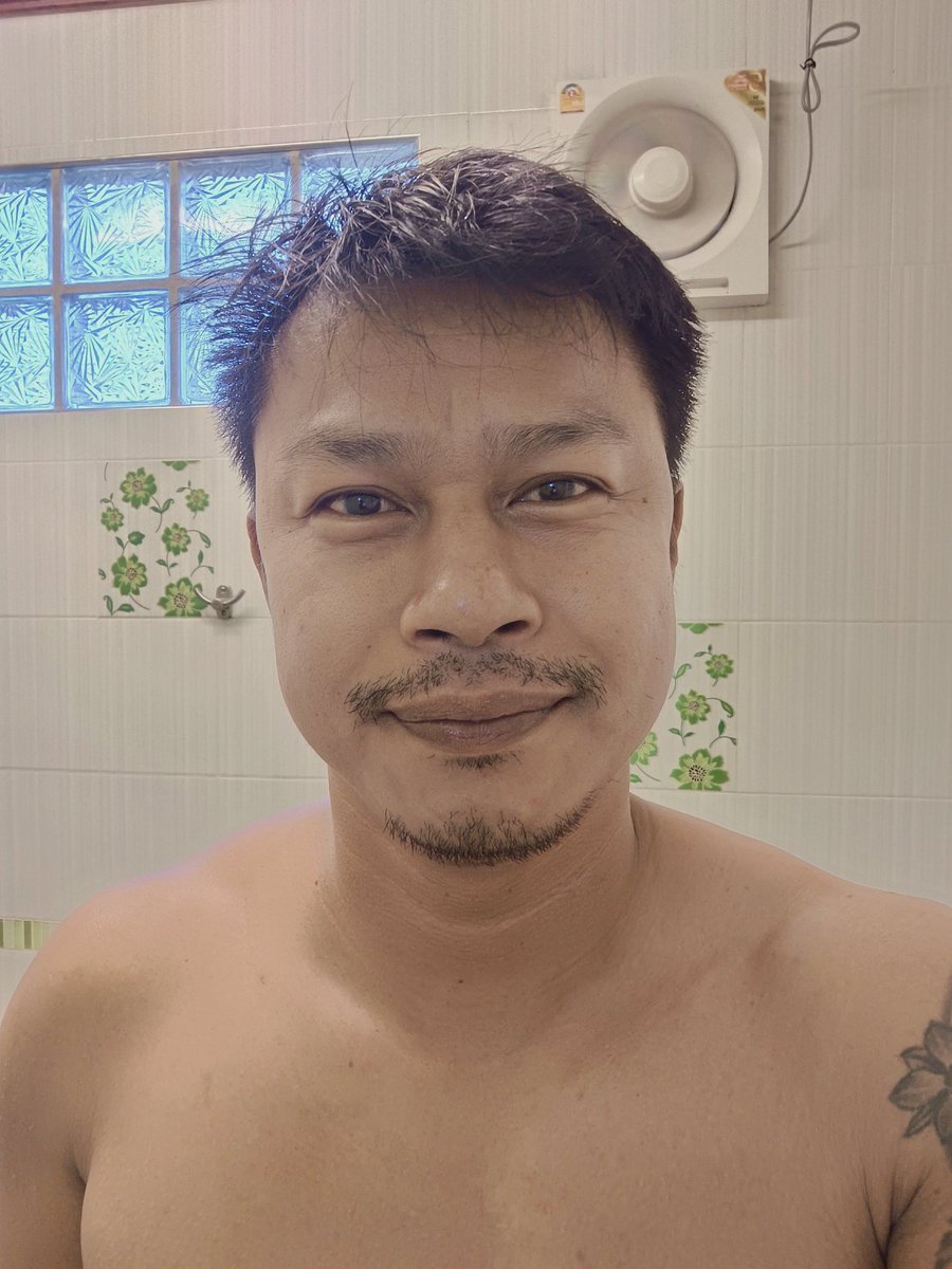 จะมีสาว บ้านเพ มาให้กอดไหมหนอ