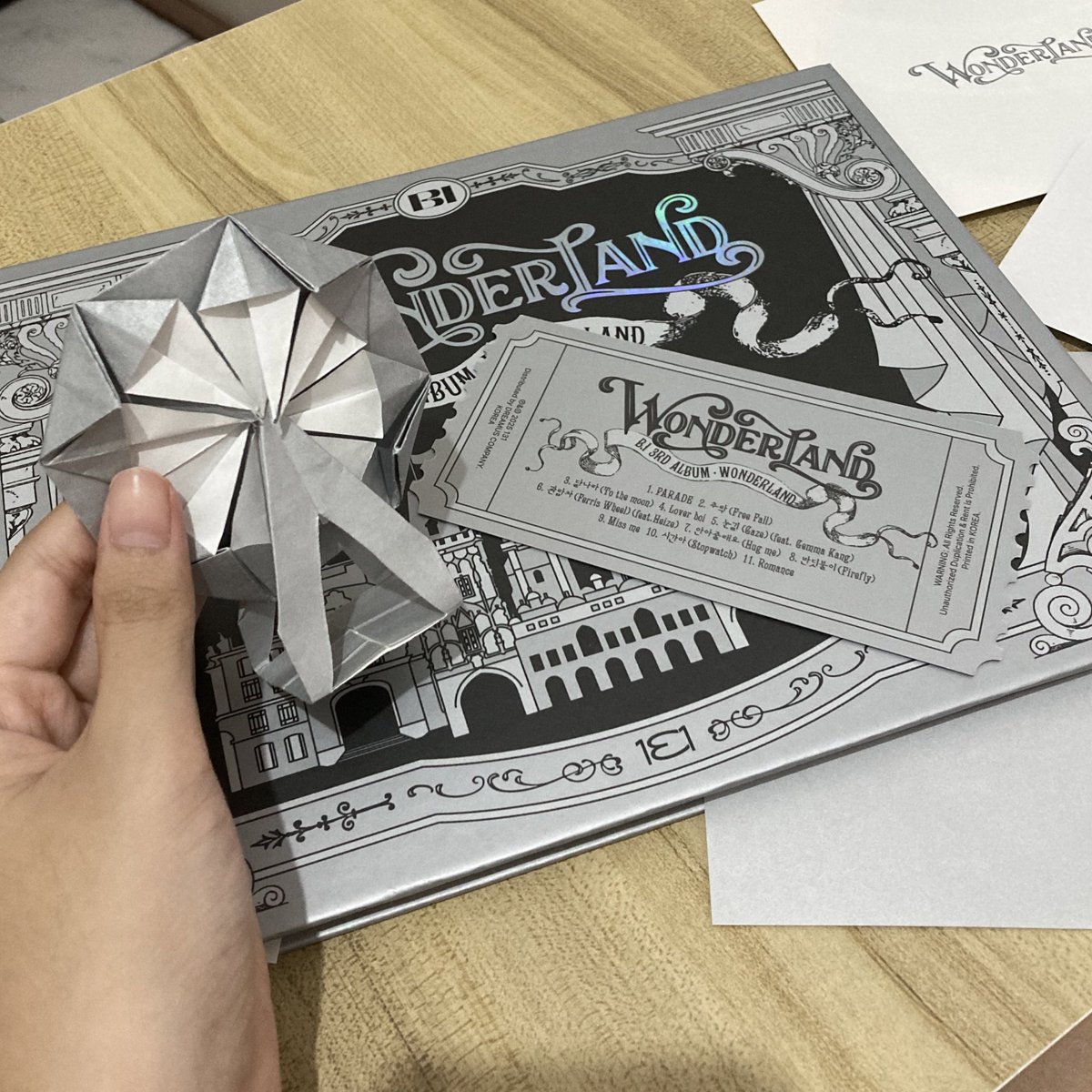 finally ada waktu buat ngerangkai ini wkwkw, btw telat banget tapi thank youu bebe <a href="/khbsmluv/">라이.</a> 💋😘🤍🫶🏻