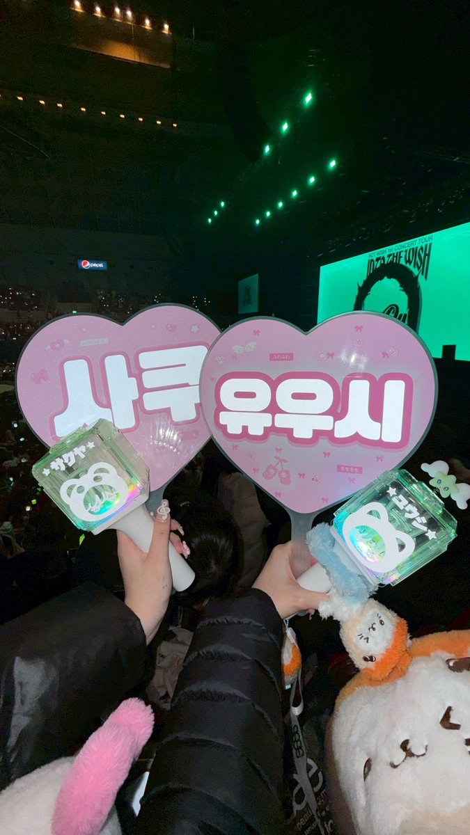 twinkle4ever's tweet photo. 아워위시...👩🏿‍❤️‍💋‍👩🏿🗯 https://t.co/t9uobhW64I