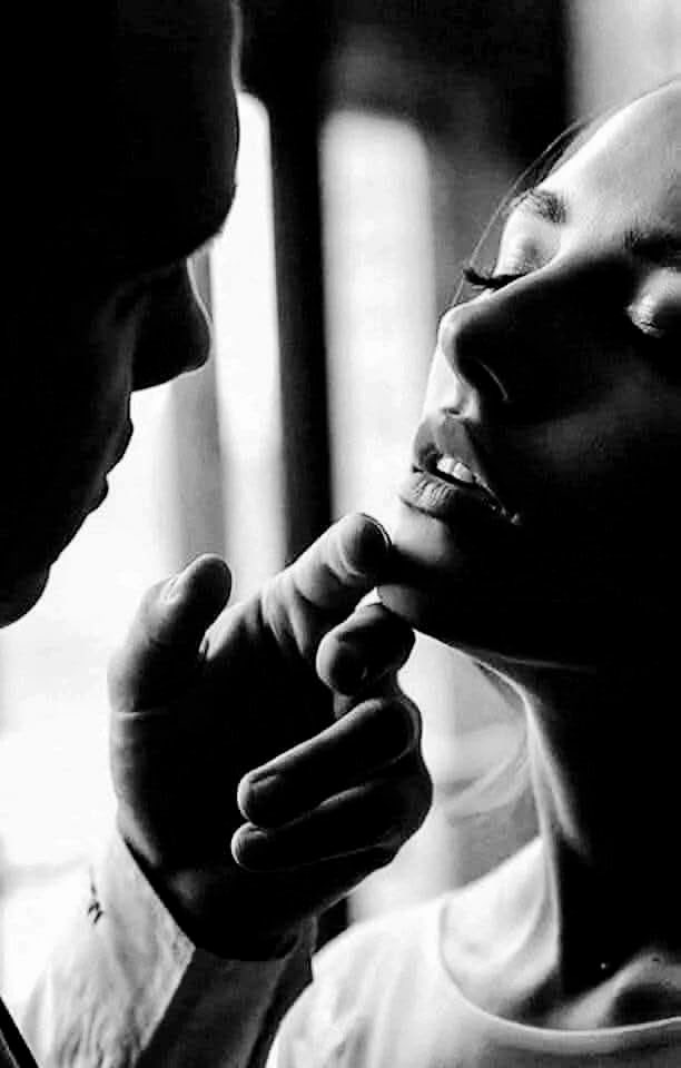 .

شفت الأفاعي والعِدى والعقارب
نجيت مِنها وذبحتني فراشة ..

#اعجبتني