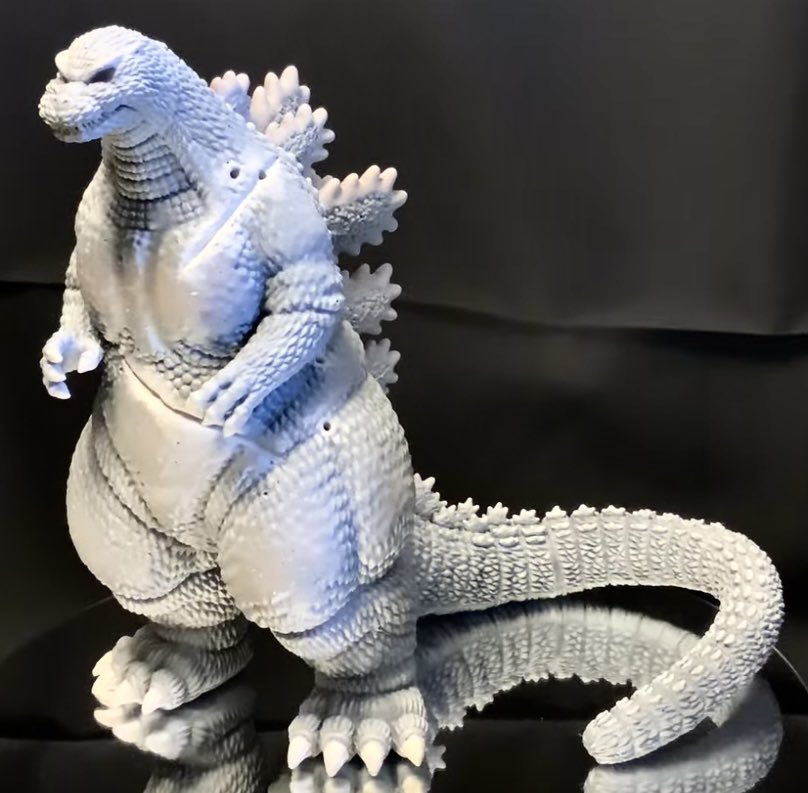 体表をホワイトで塗装したのは、ラストシーンをイメージしました