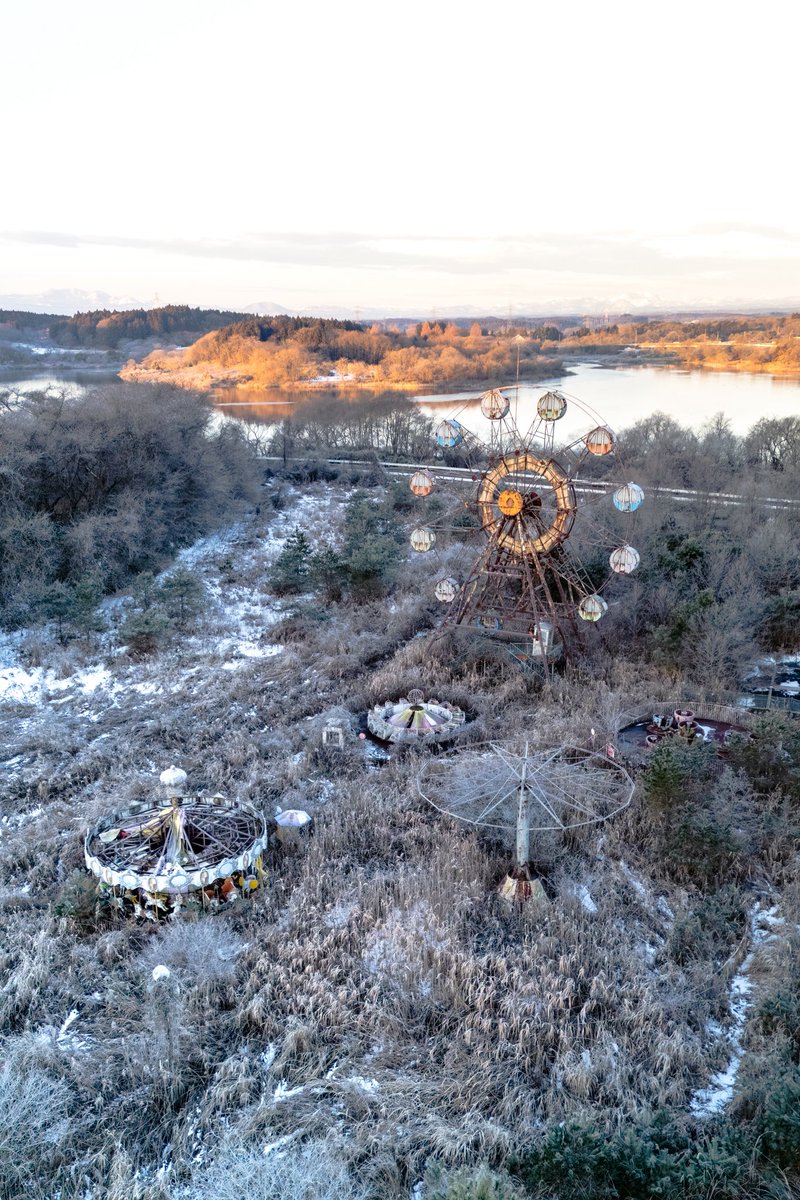 357139's tweet image. 冬の廃遊園地、嘘みたいに美しかった。