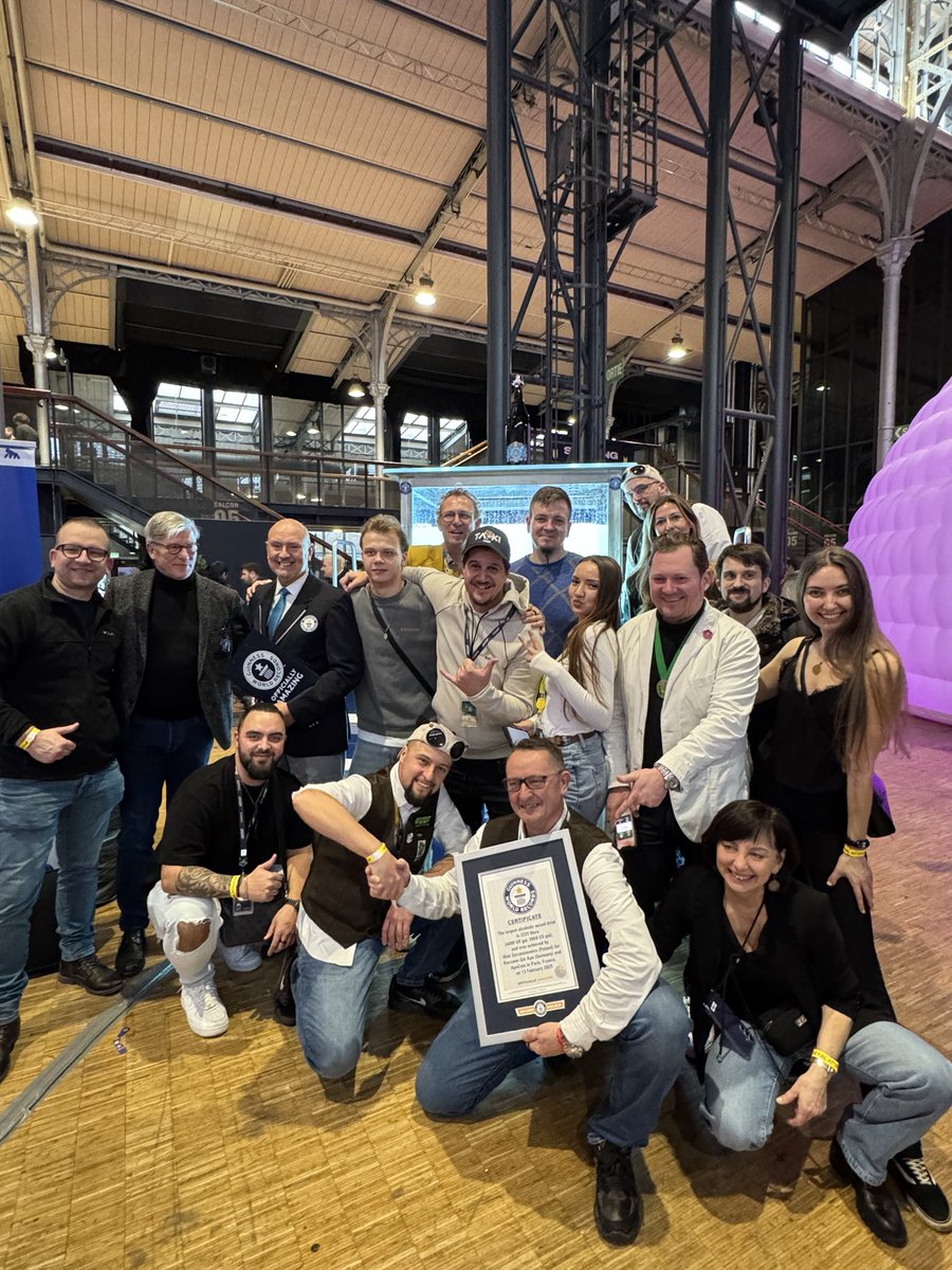 makash_mak's tweet photo. @KuceraSamuel @nft_paris @richclasdecor @BoredApeYC @Gin_Ape Yes, it was a wonderful time. 
As one of the exhibitors, 
I can confirm that

Breaking the record 
with you was an 

amazing experience 😃 https://t.co/1M3FkoUHIY