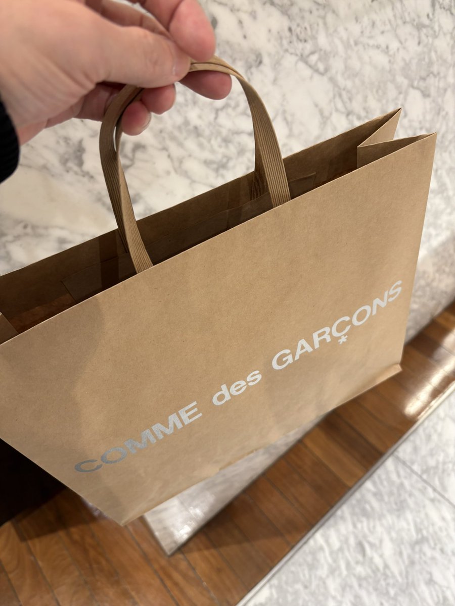 仕事帰りに新宿伊勢丹のCORNERでBLACKのカーゴパンツ購入！ギャルソンでテーパードしてないの買ったのはじめてかも
やっぱ店舗はいいねー