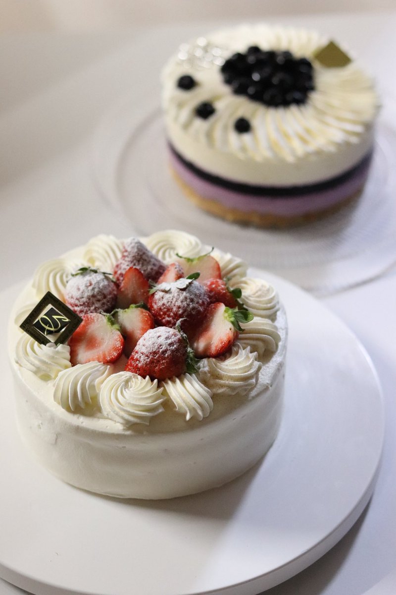 aya__sweets's tweet photo. ☺︎︎ブルーベリーのレアチーズケーキ🫐
☺︎︎苺のショートケーキ🍓

実家に帰省したので、家族が好きなケーキ作った⸜( ˶'ᵕ'˶)⸝ https://t.co/bTWxJAlR7T