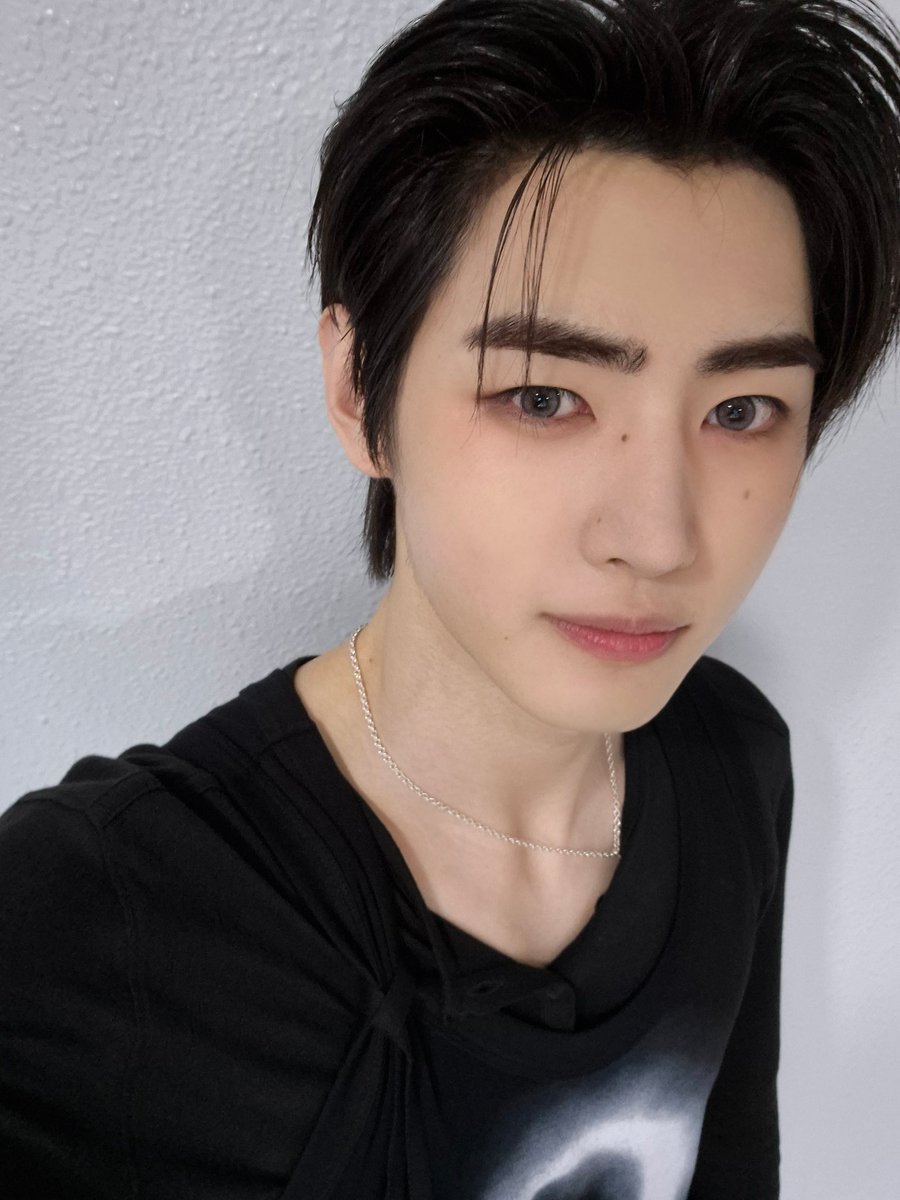 r1zo8's tweet photo. 개존예의날
내가갖앙좋아하는날 https://t.co/qqVENE3ETq