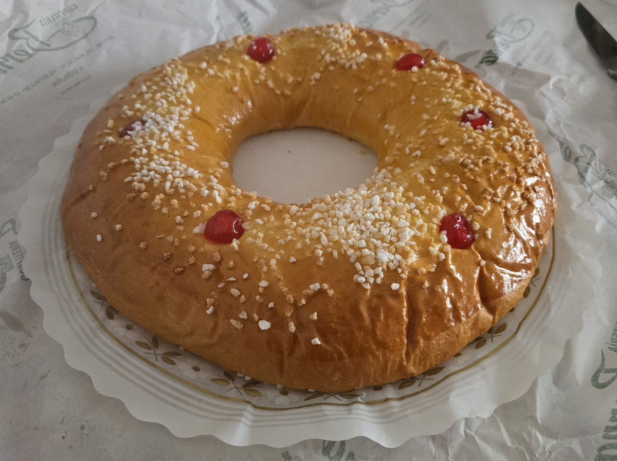 ¡Felices Reyes a tod@s!. A disfrutar un roscón de Berna 😋, o de dónde sea. Hay que endulzar la vida que ya nos la amargan bastante 💪