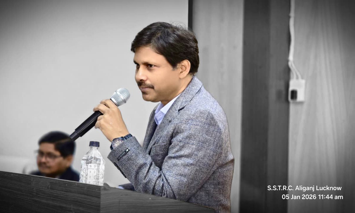 dr_hariom_ias's tweet image. Addressing the inaugural batch of 60 ITI Principals in the Institute of Training of Trainers Lucknow. The principals (both new n old) are here for a week long training. ITOT trains n upgrades the Principals n Instructors on regular basis. #drhariomias #skill #iti #itot #ved