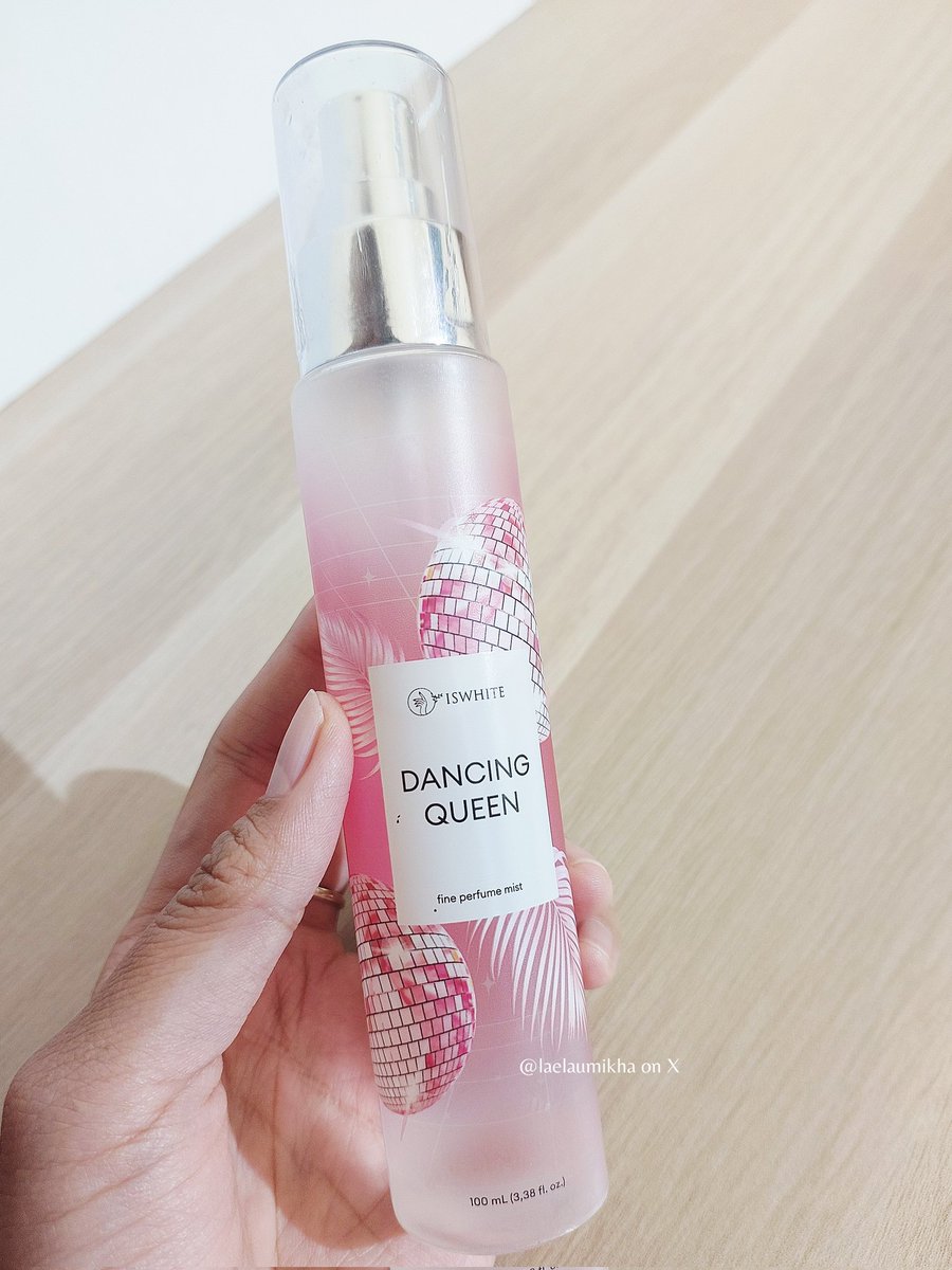 Bener-bener lagi kecintaan sama body mist satu inii
Entah karena lagi suka wangi fresh floral fruity, atau emang Dancing Queen seenak ituuu