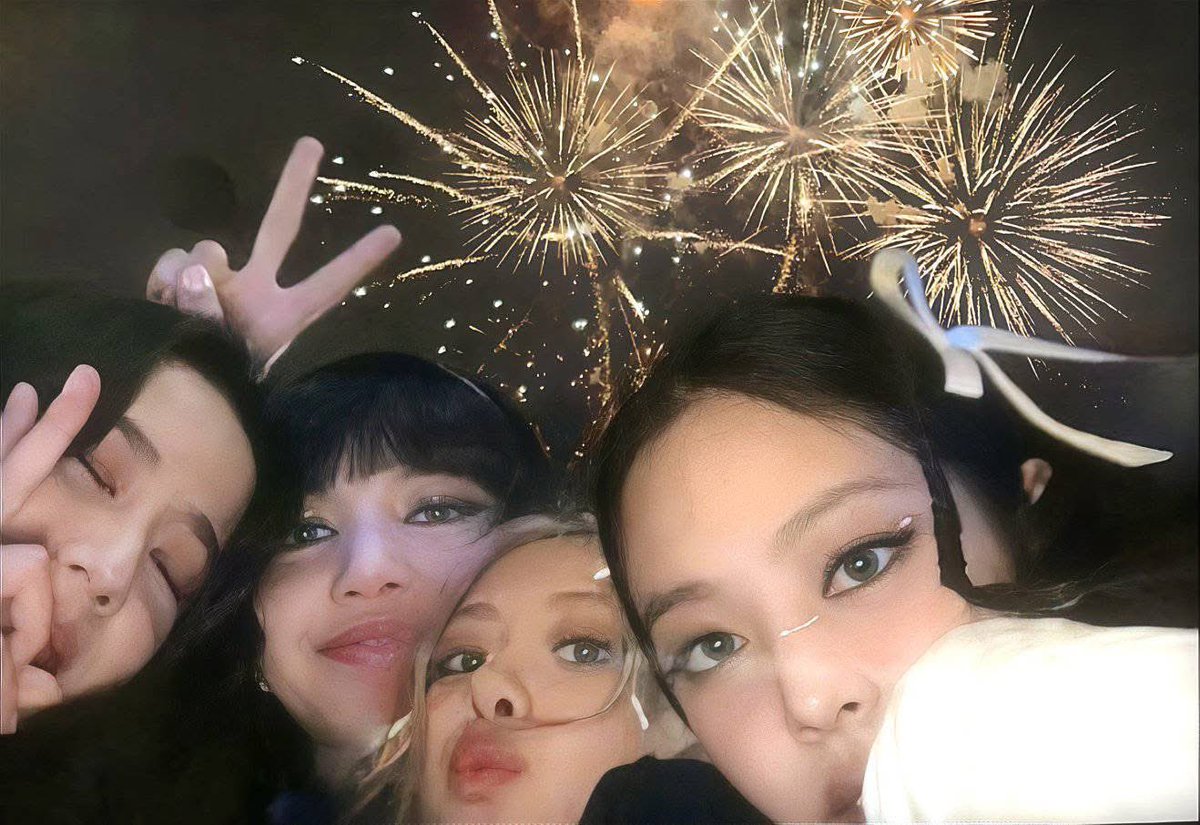 BLACKPINK IS COMING