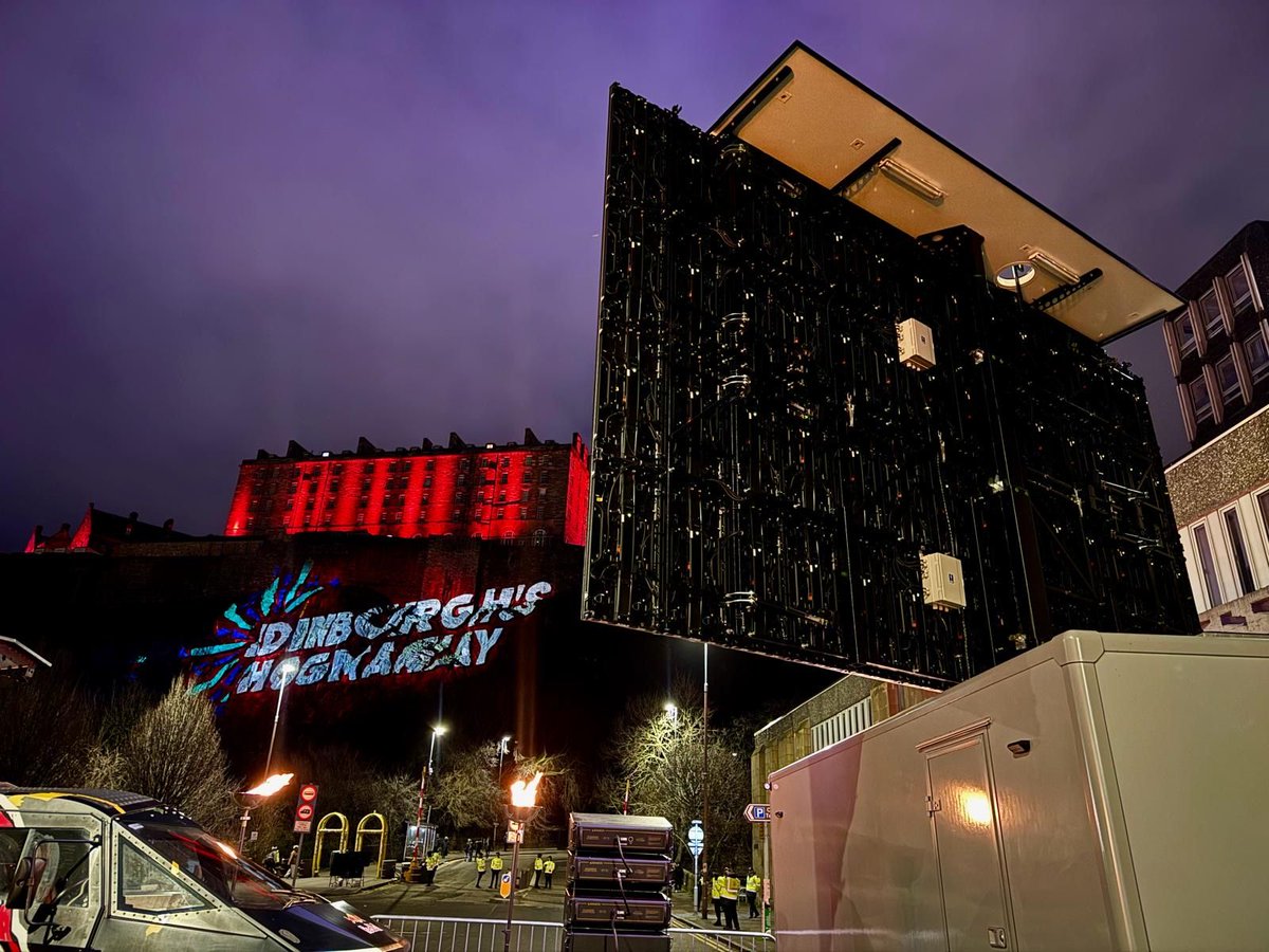 AVMatrix1's tweet image. 🛻🎆Privileged to have supplied 9x LED screens plus 2x stage camera packages as part of the outdoor production team for Edinburgh’s Hogmanay.🎉🏴󠁧󠁢󠁳󠁣󠁴󠁿

For details about our outdoor LED screens contact AV Matrix;

🌐 av-matrix.com/led-screen-hire
☎ 01937 844 320

#LEDscreenhire #EventProfs